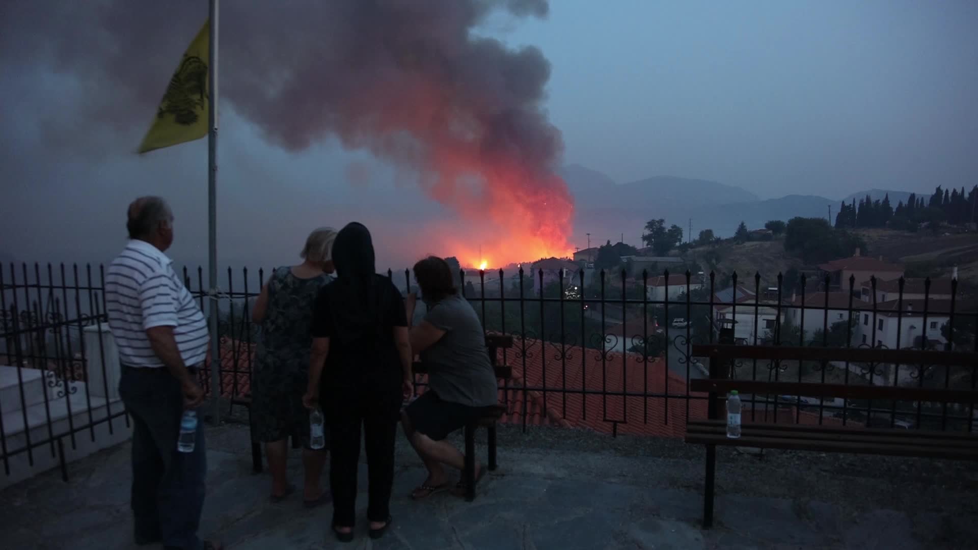 Wildfires continues in Greece, Kourkouli village during the night