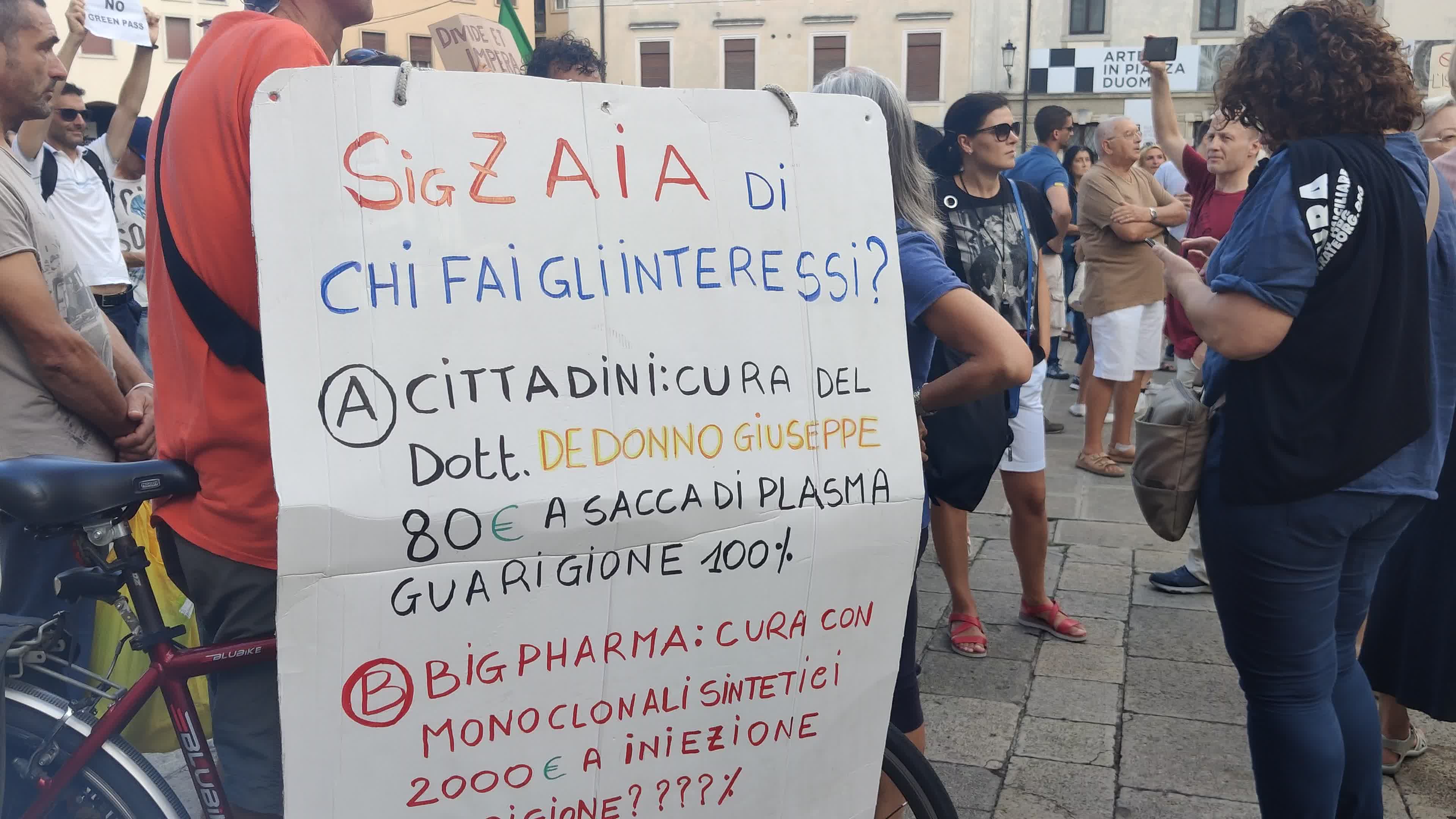 Demonstration against the "Green Pass" after it was introduces in Italy