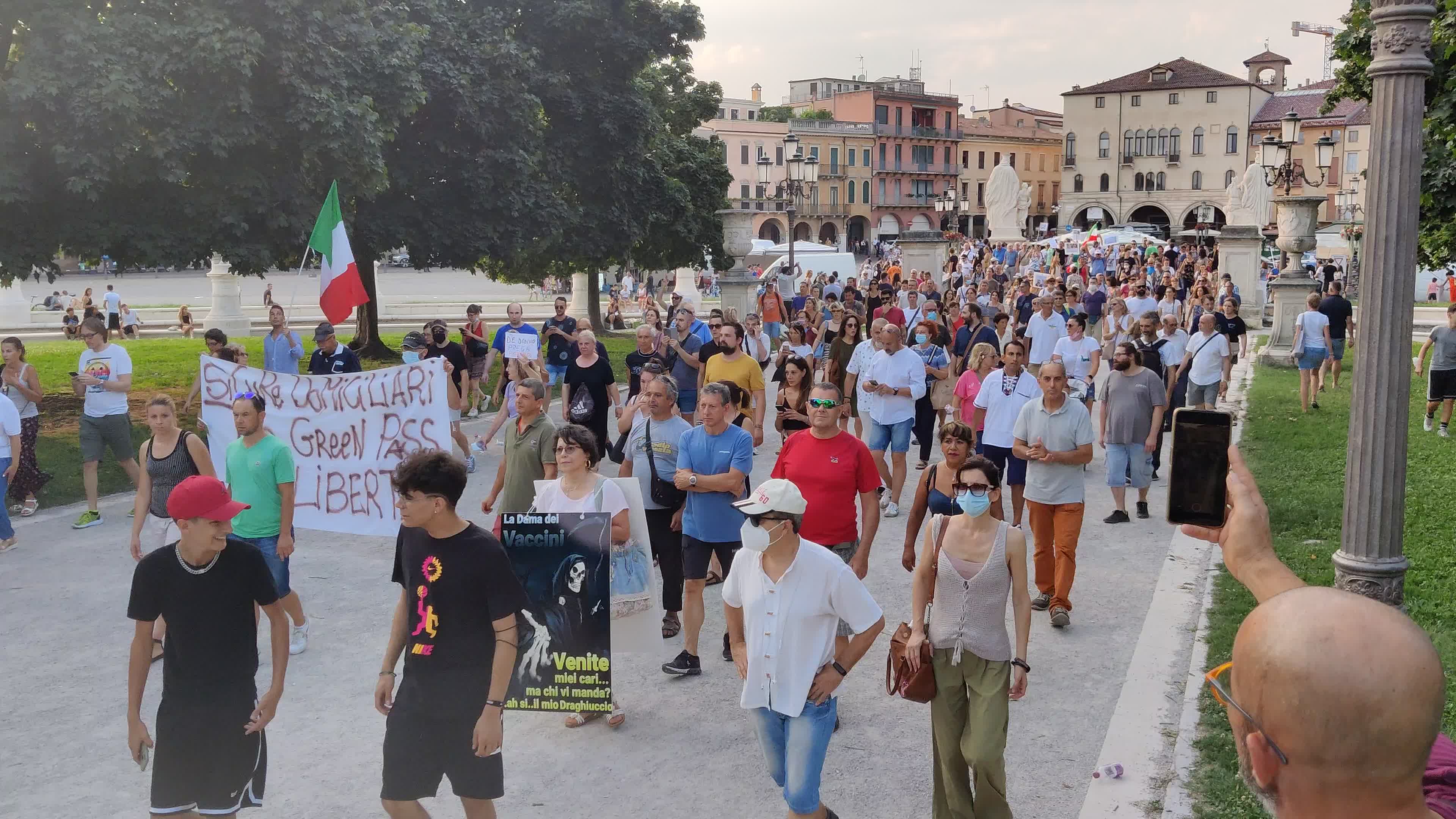 Demonstration against the "Green Pass" after it was introduces in Italy