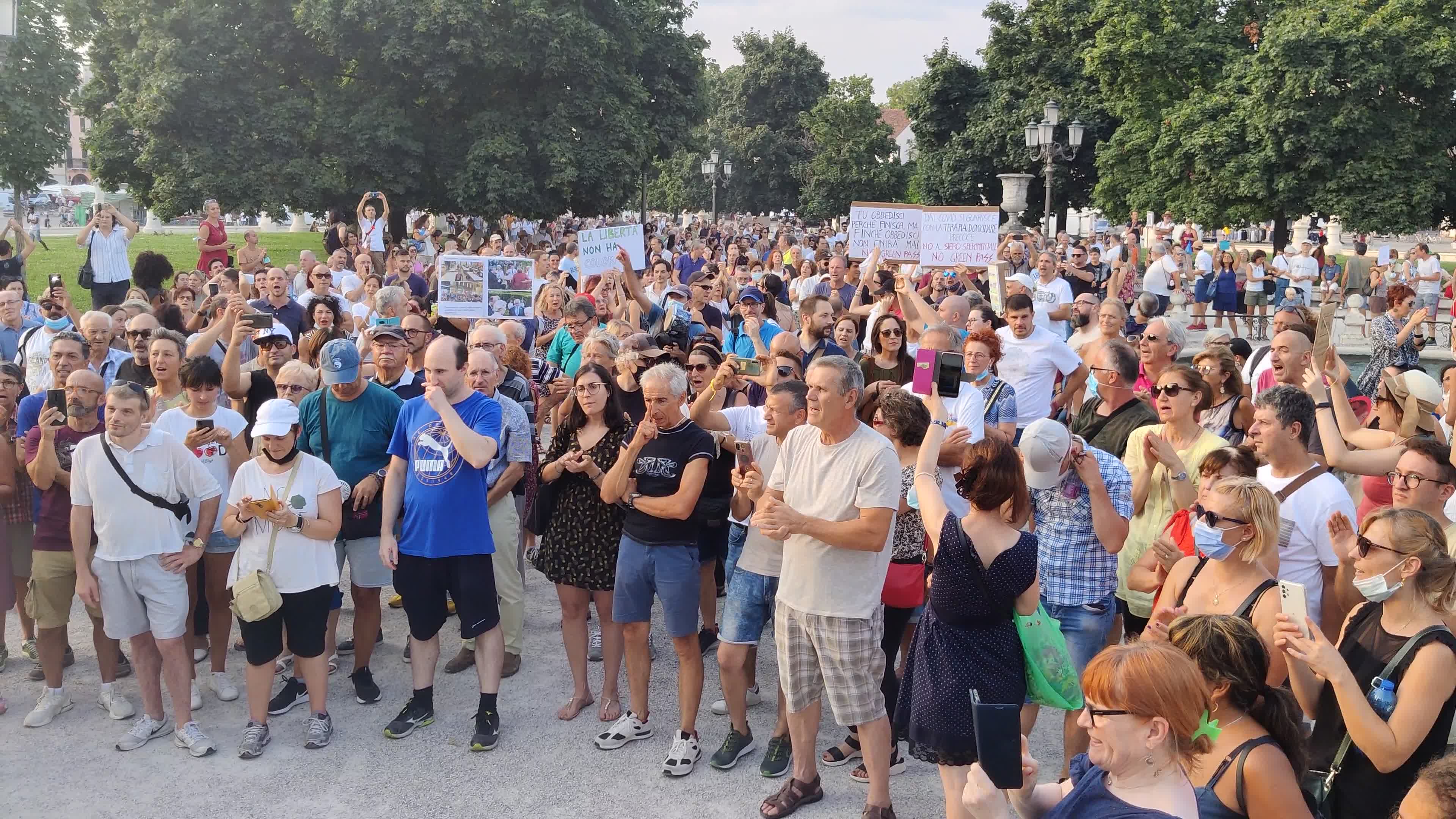 Demonstration against the "Green Pass" after it was introduces in Italy