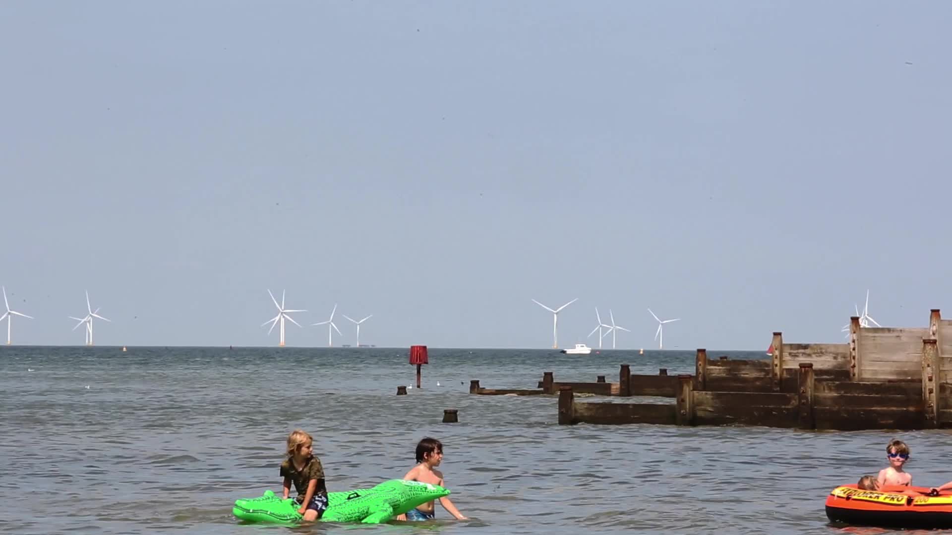 Windmill electricity in focus for British sustainable change