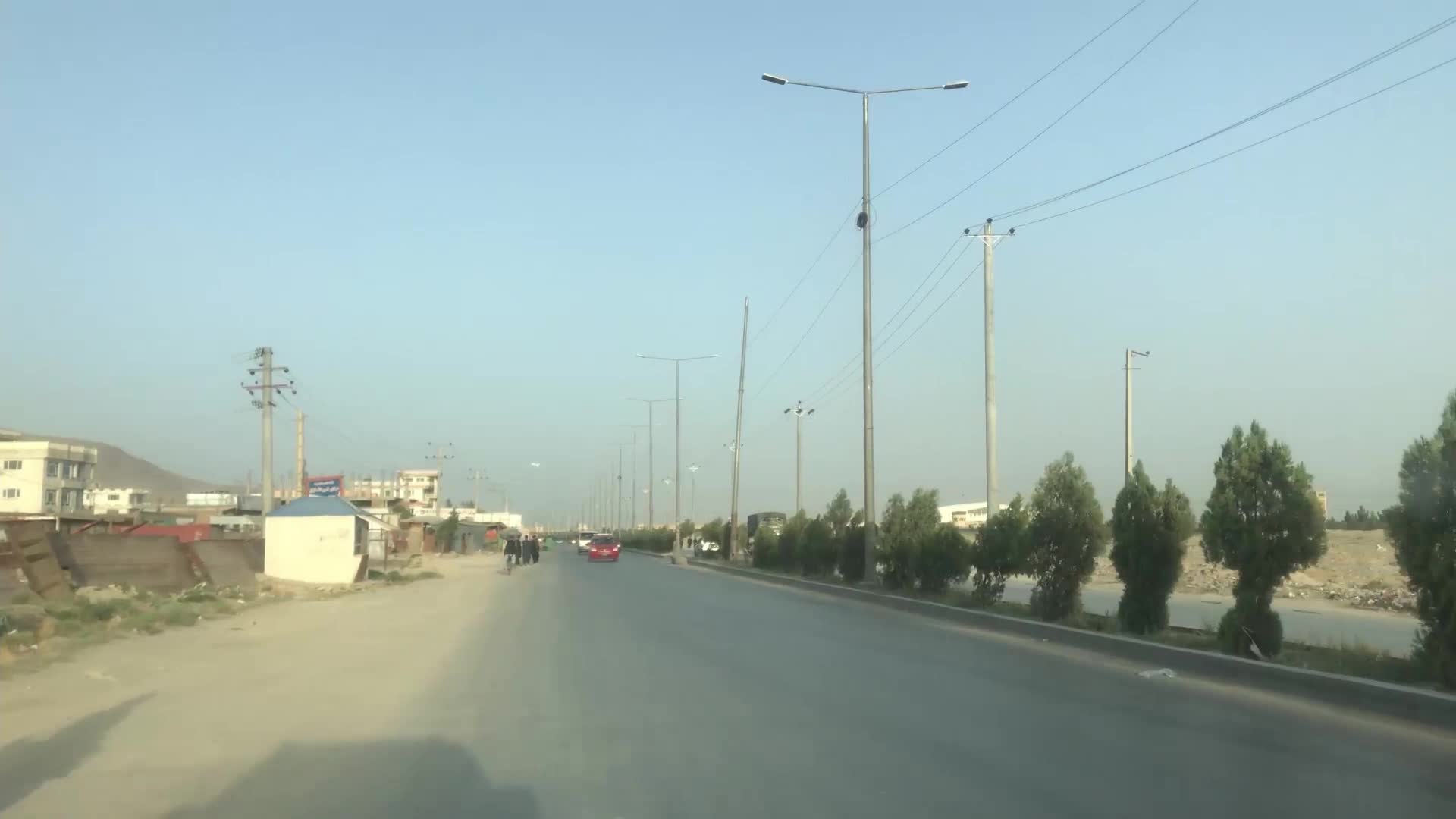  Taliban enters Afghan capital Kabul, Afghans try to leave capital 