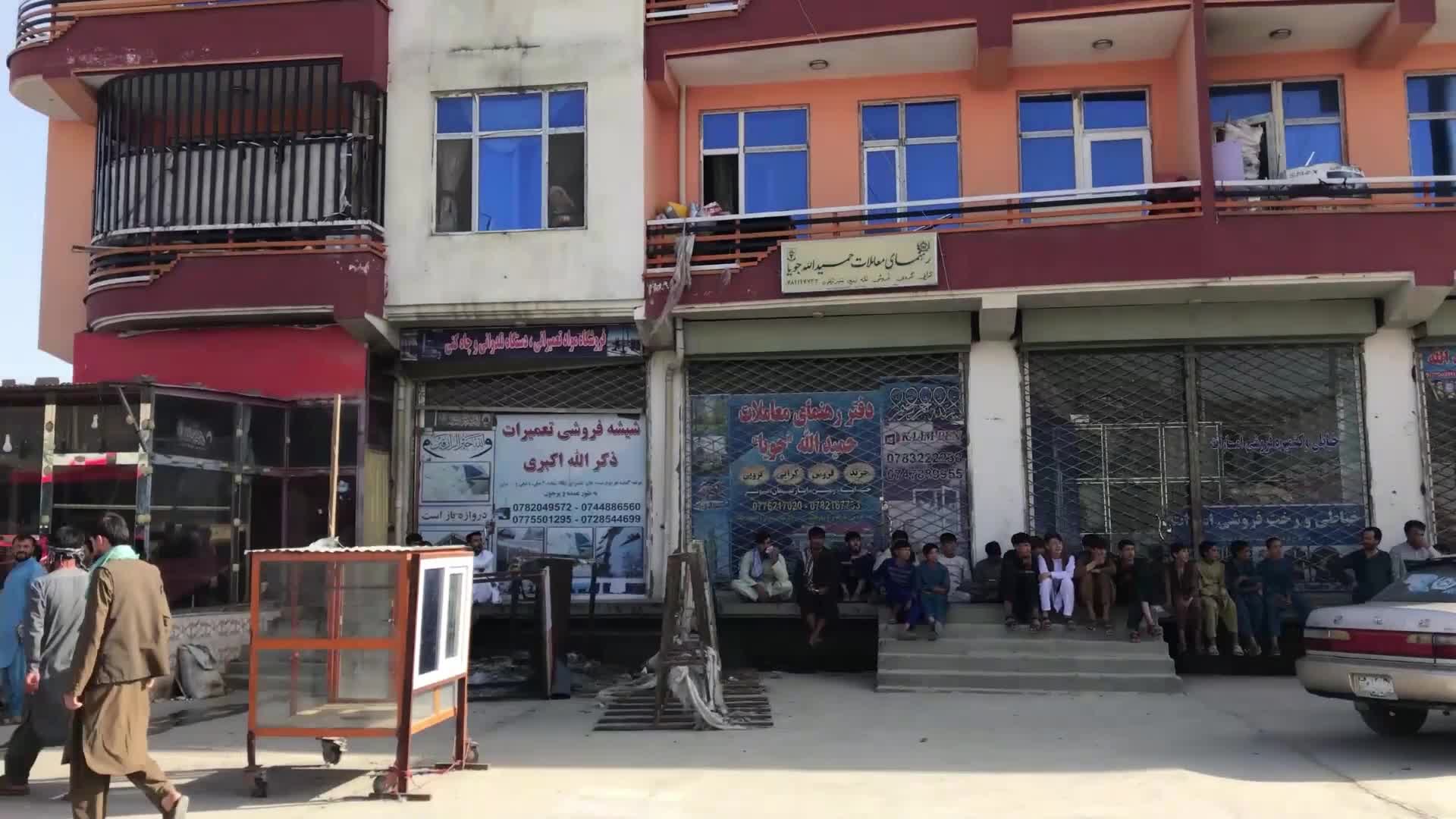  Taliban enters Afghan capital Kabul, Afghans try to leave capital 