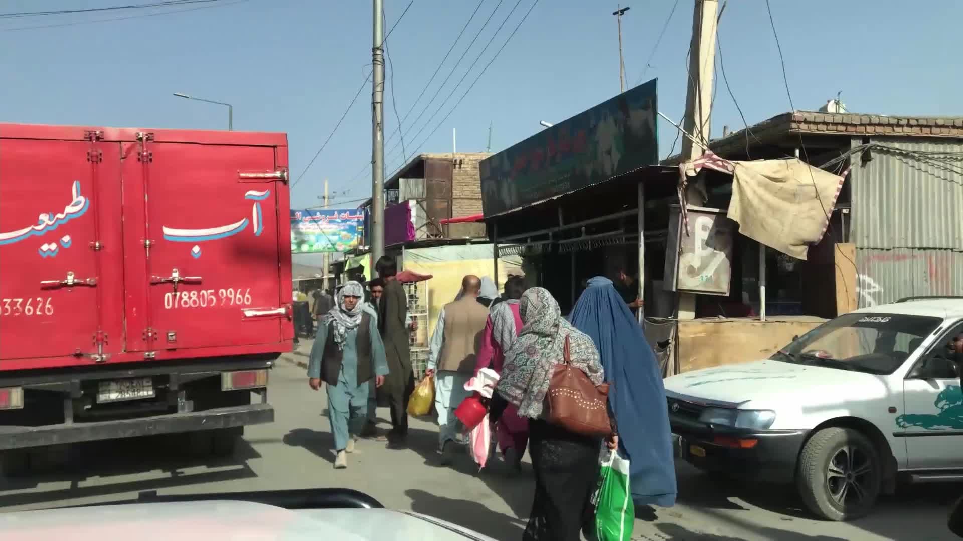  Taliban enters Afghan capital Kabul, Afghans try to leave capital 