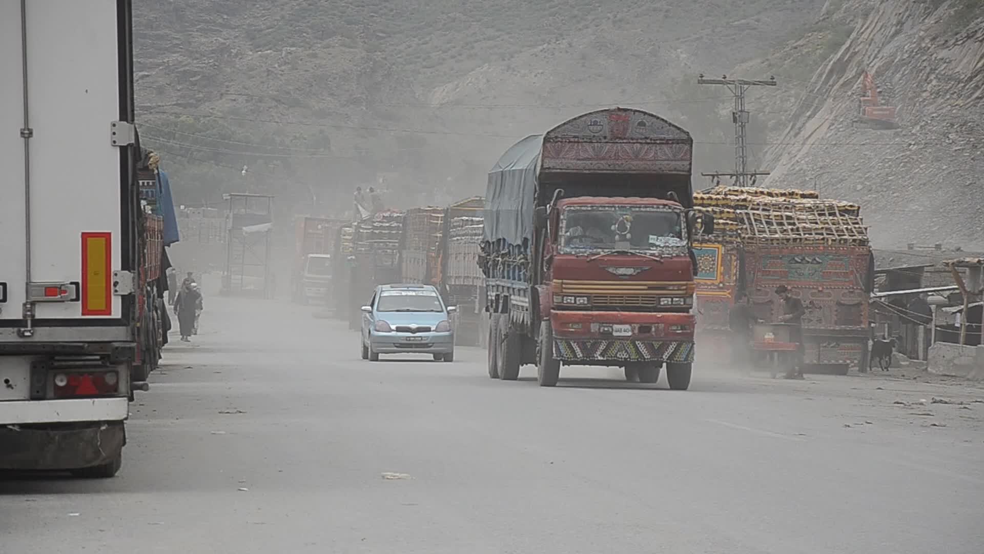 Pakistan reopens Torkham border crossing with Afghanistan