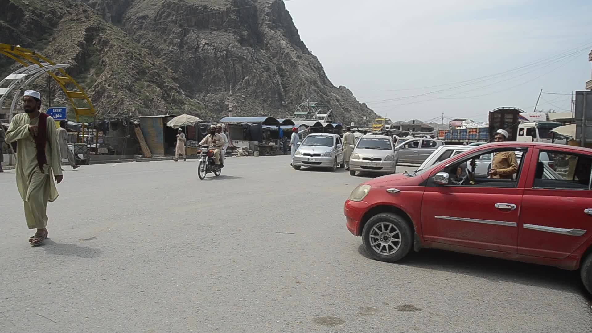 Pakistan reopens Torkham border crossing with Afghanistan