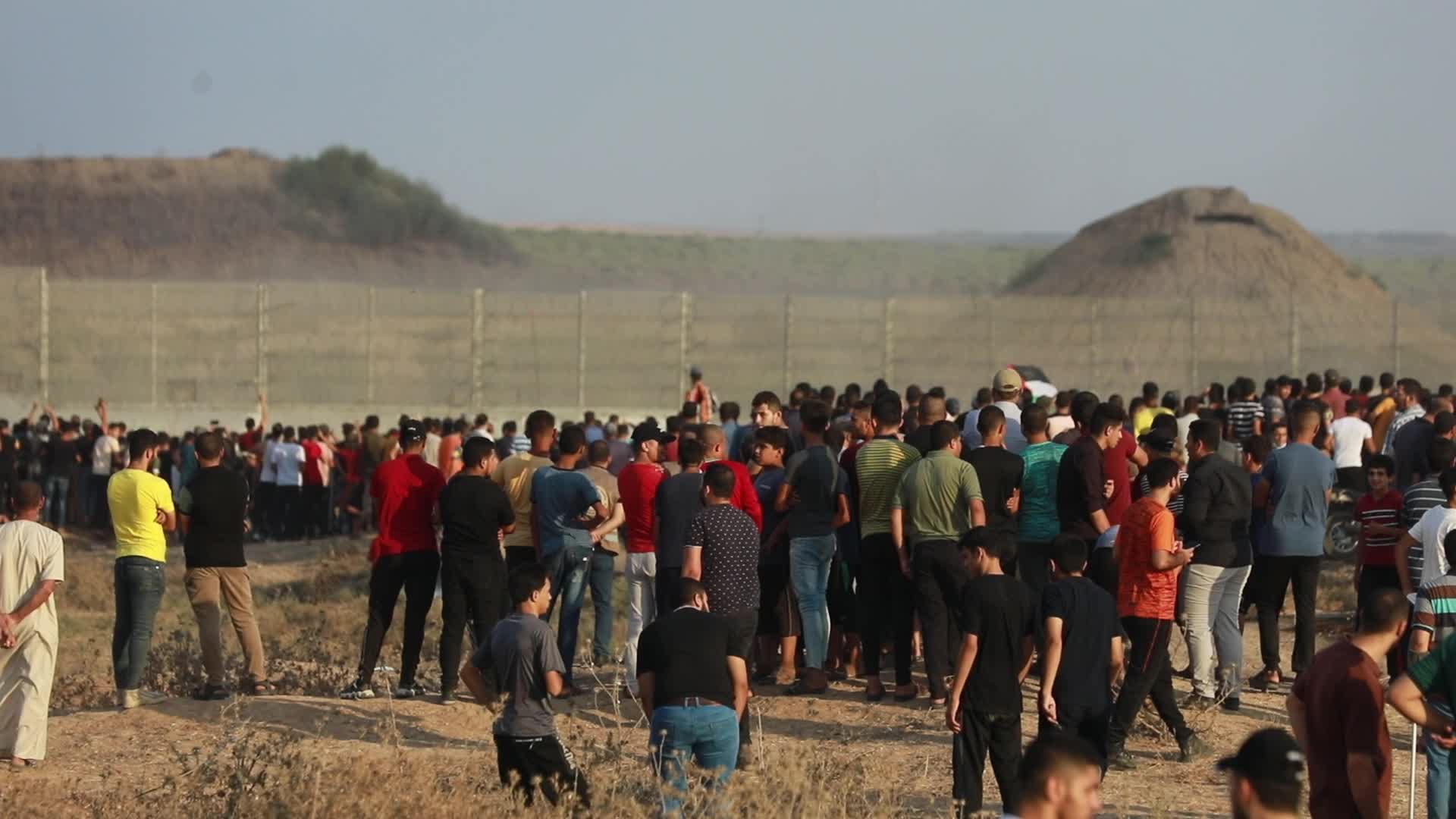 Palestinians hold anti-Israel protest at Gaza border