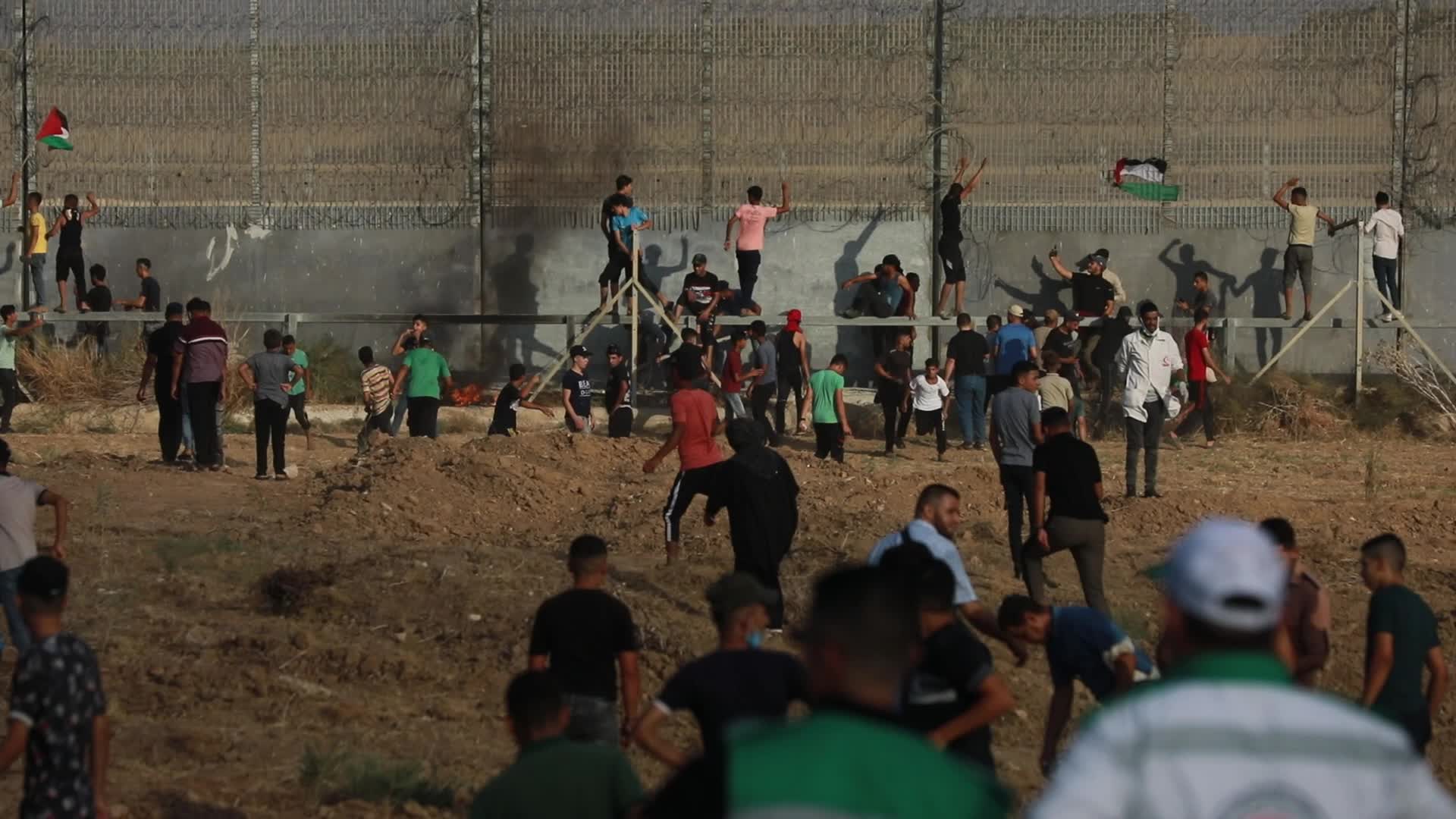 Palestinians hold anti-Israel protest at Gaza border