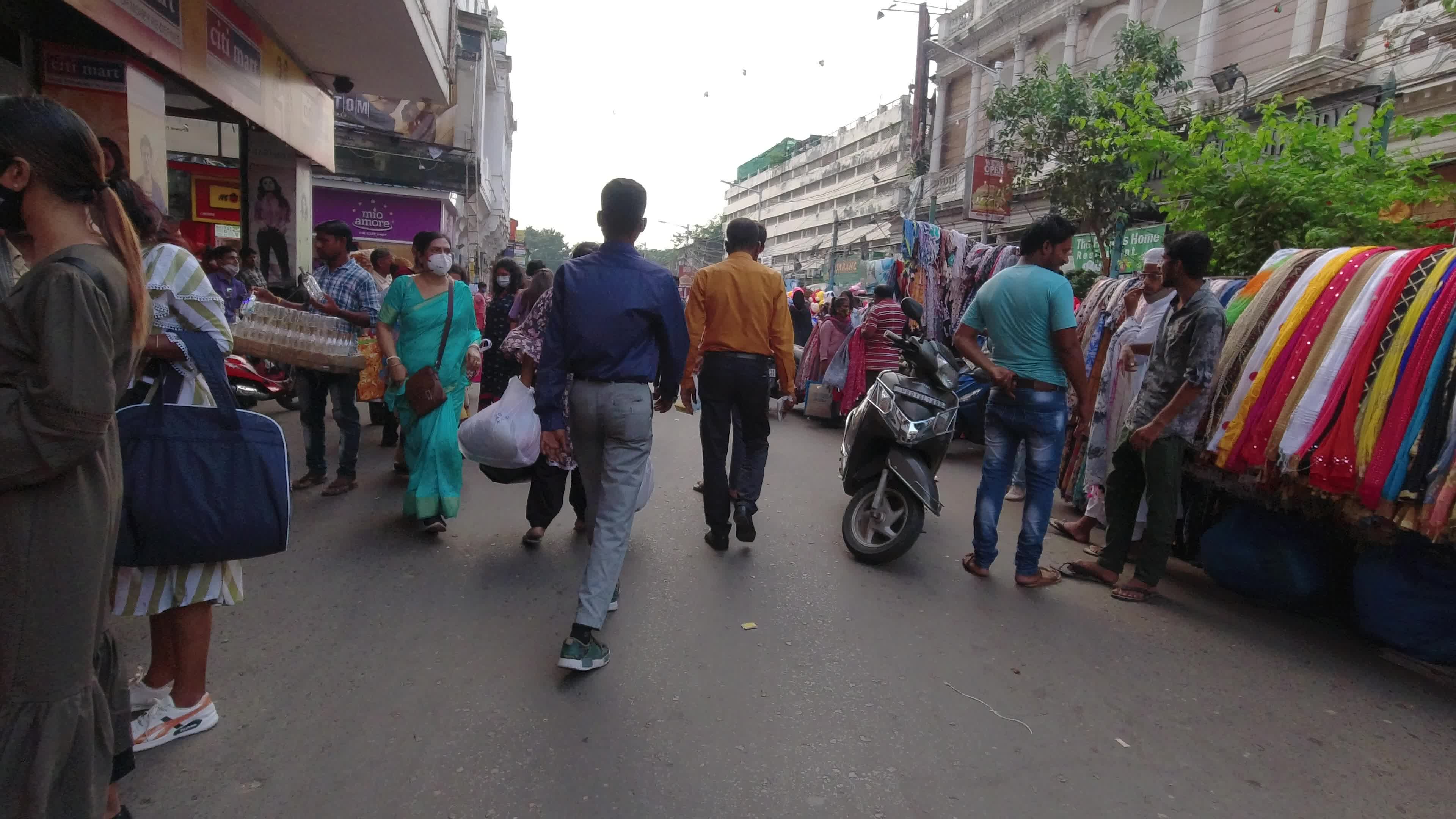 Daily life in Kolkata amid the Covid-19 pandemic