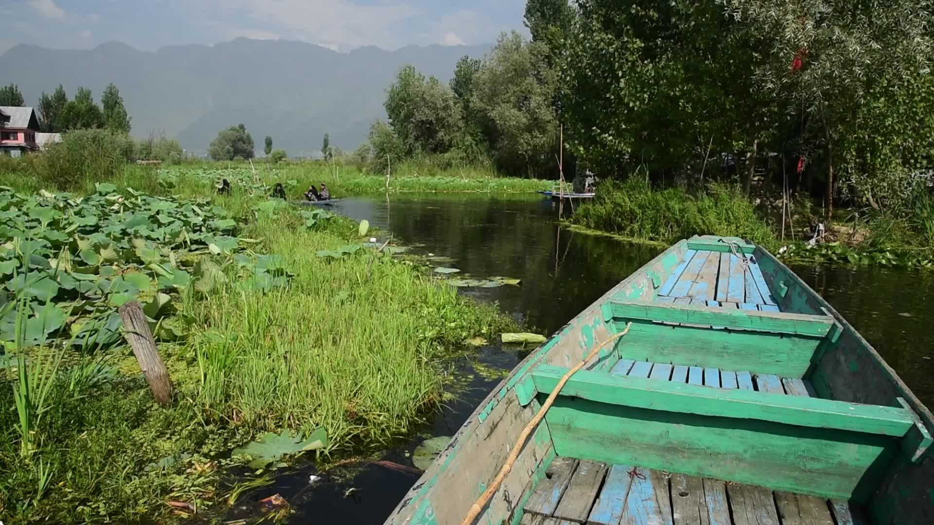 9th Muharram procession on boats in Srinagar