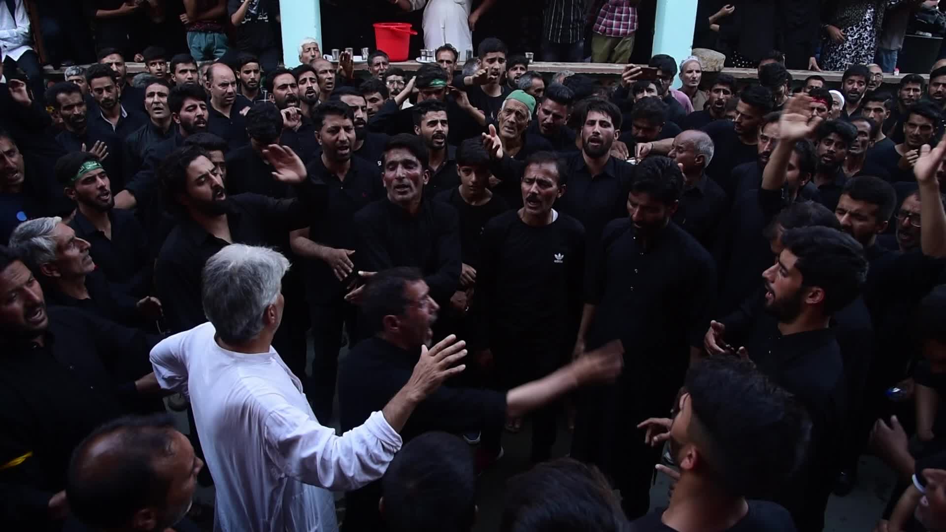 9th Muharram procession on boats in Srinagar