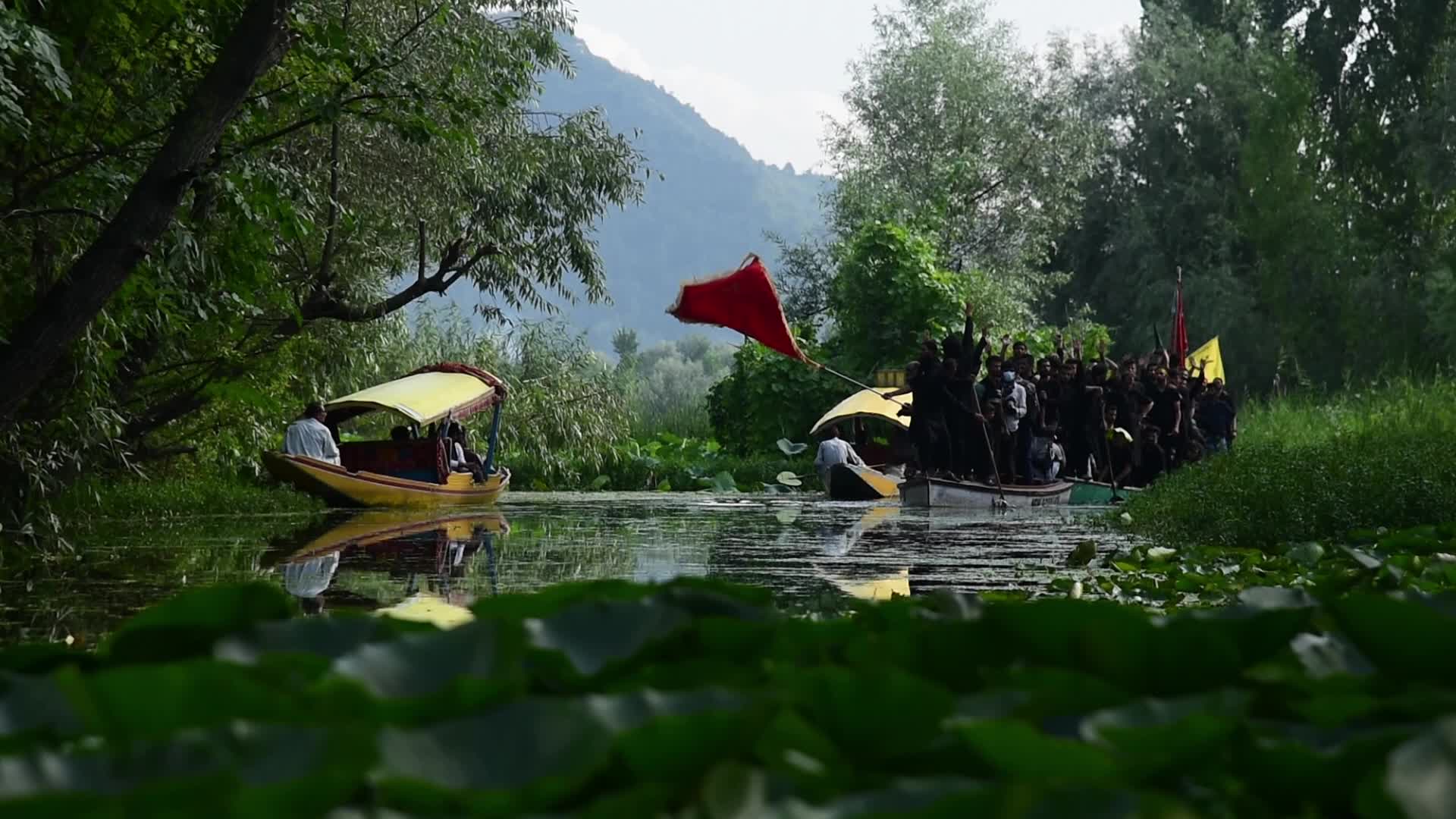 9th Muharram procession on boats in Srinagar