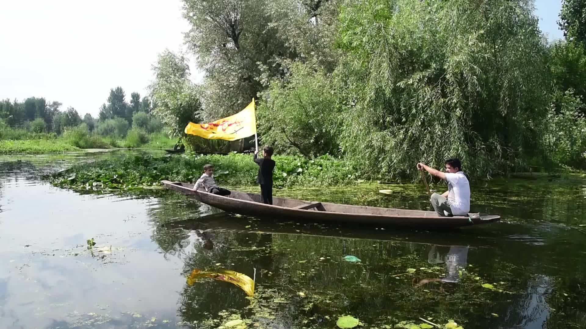 9th Muharram procession on boats in Srinagar