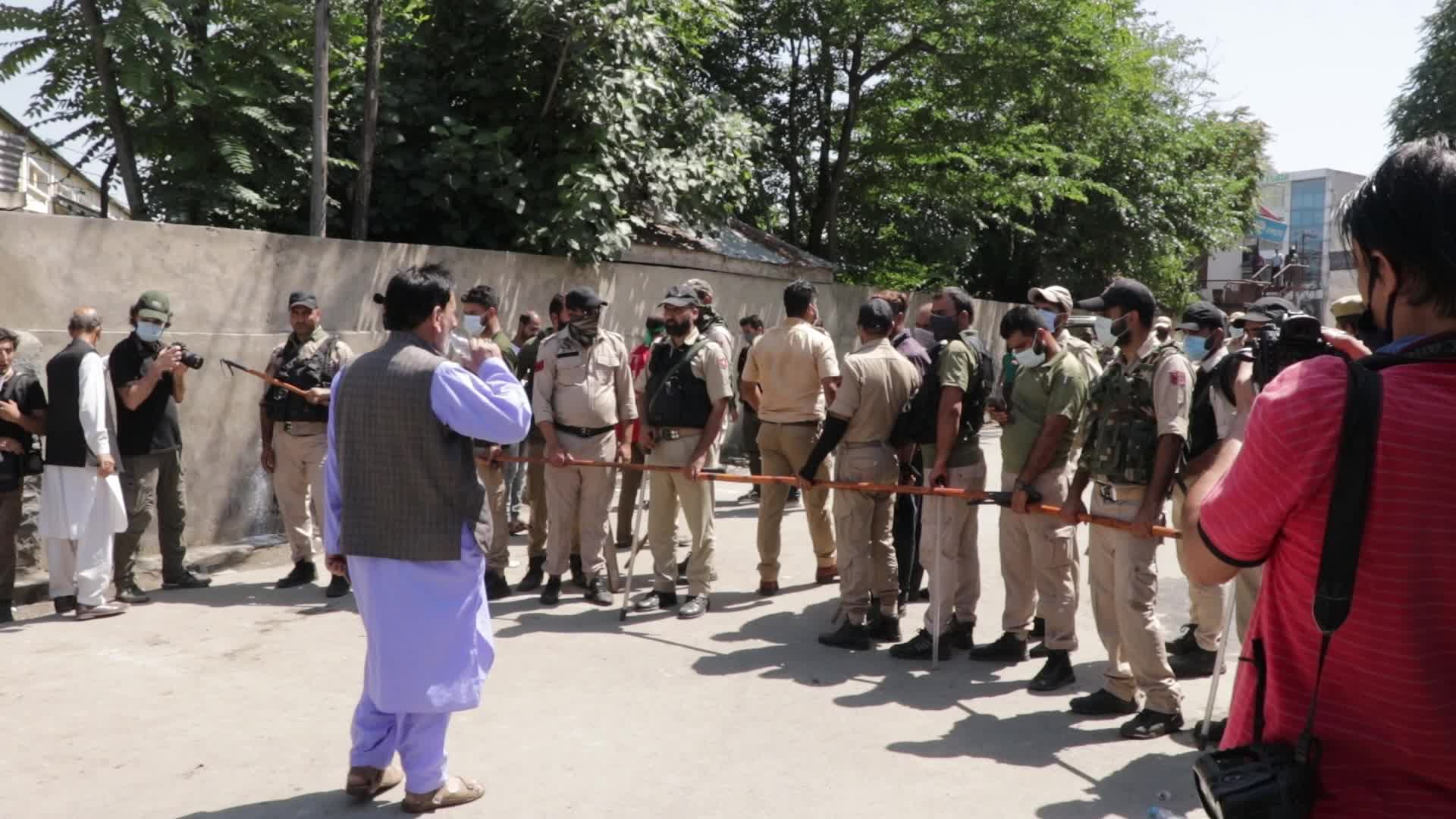 Security forces crackdown on Muharram procession in Indian Kashmir
