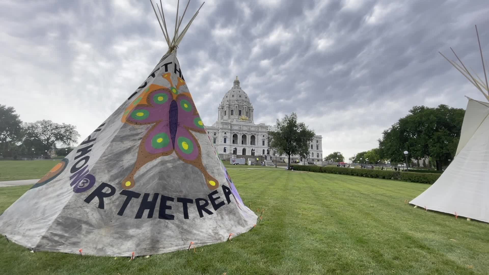 Tipis at Minnesota State Capitol 