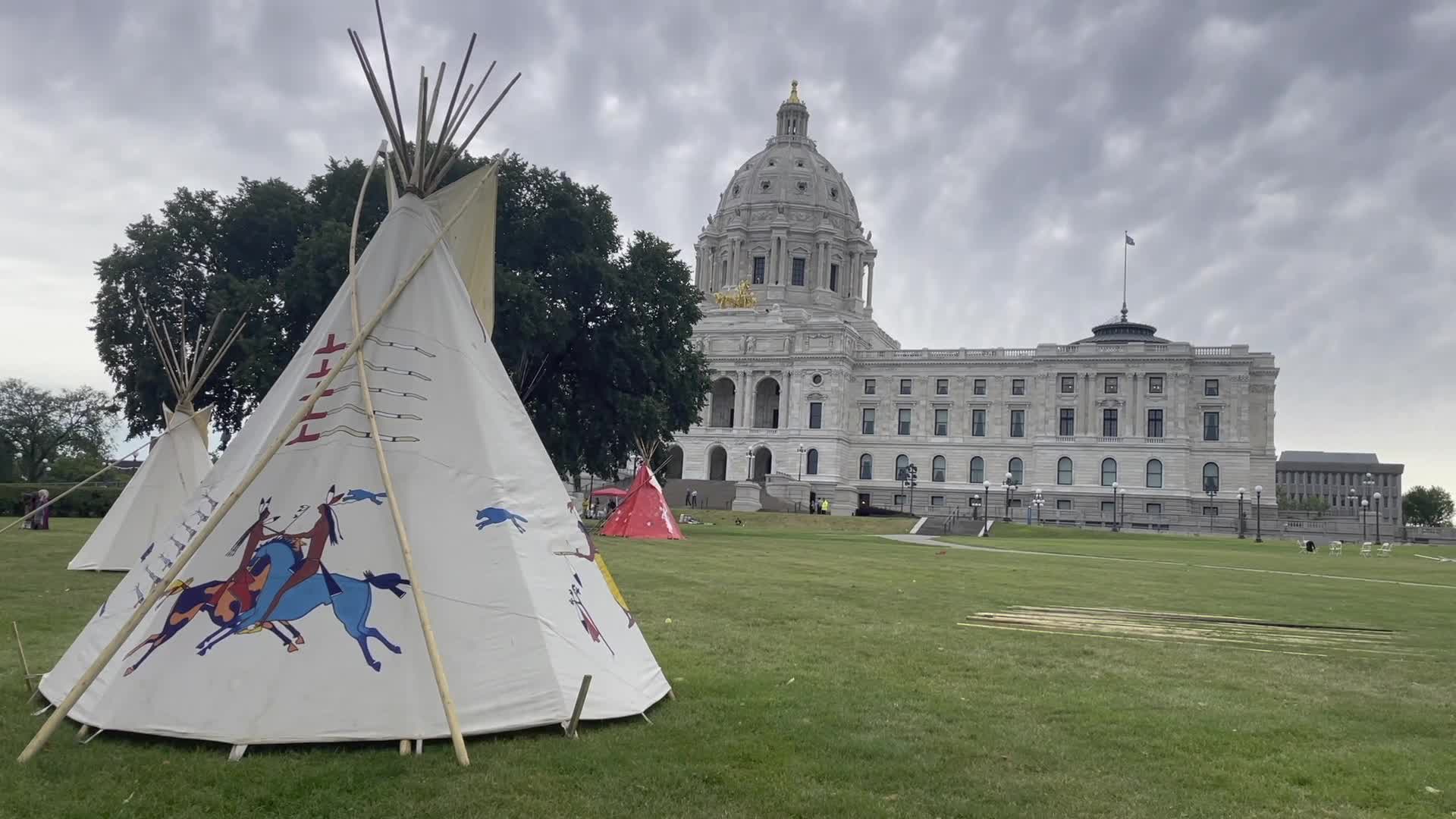 Tipis at Minnesota State Capitol 