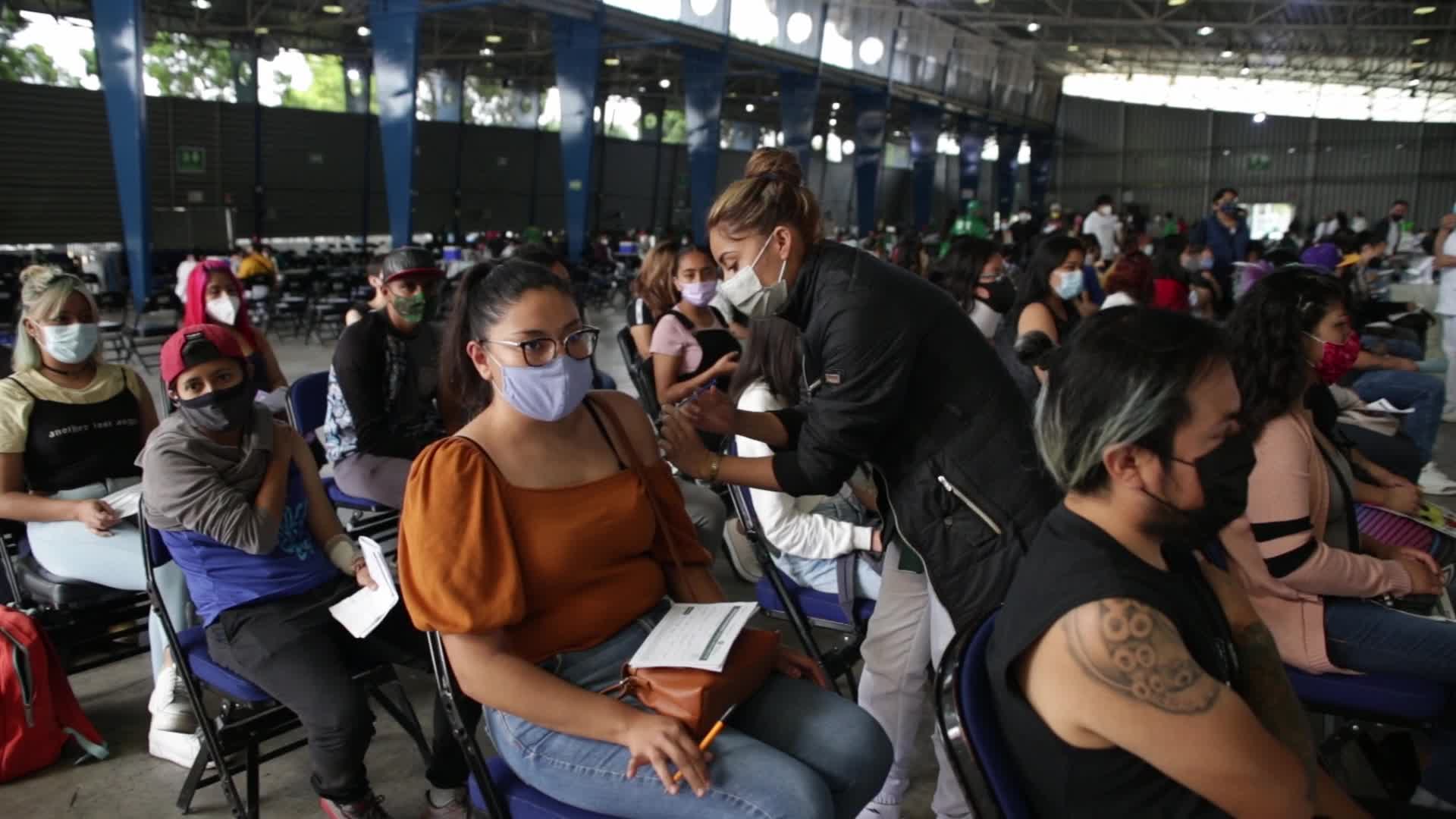 Second dose against COVID-19 for people aged 18 to 29 at Iztacalco