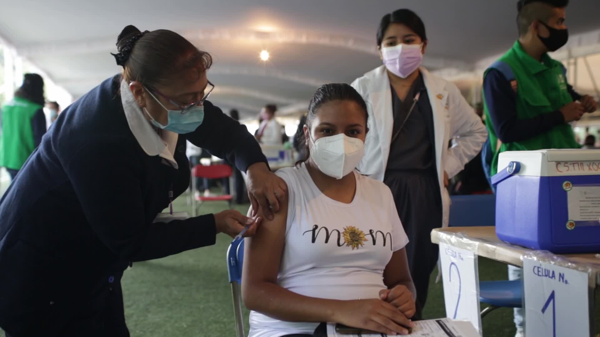Vaccination against COVID-19 for people aged 18 to 29 at Xochimilco
