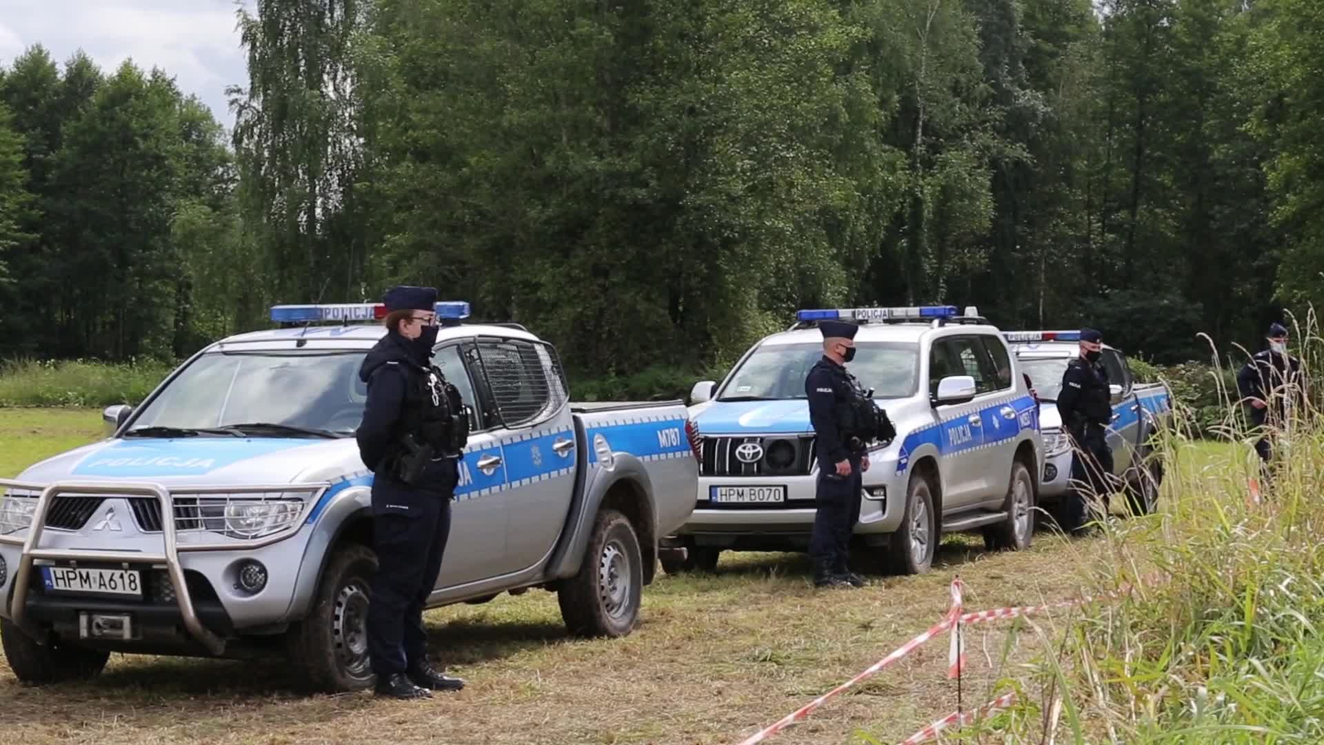Afghan migrants entangled on Polish border