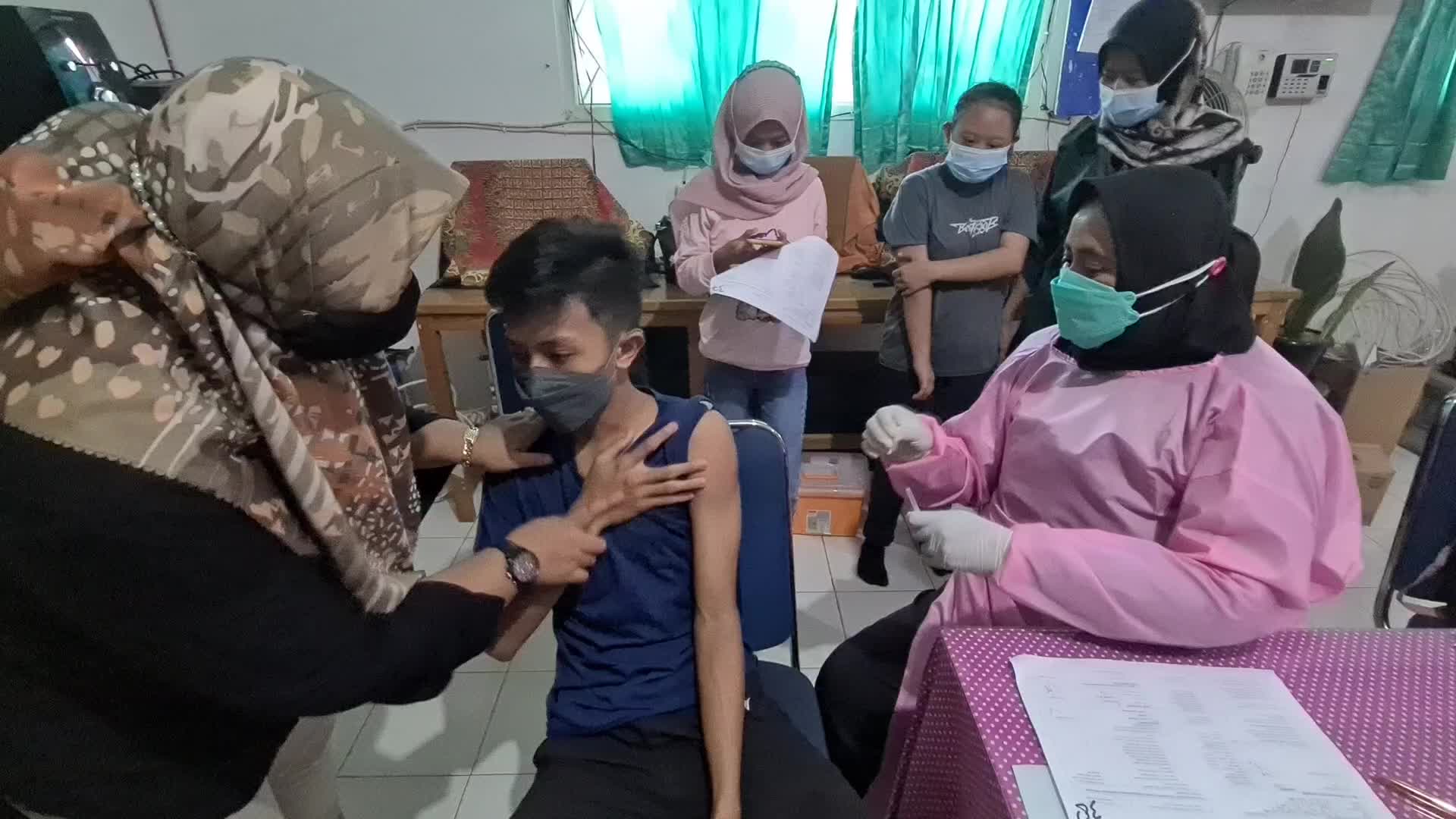 Coronavirus vaccination for children in Indonesia