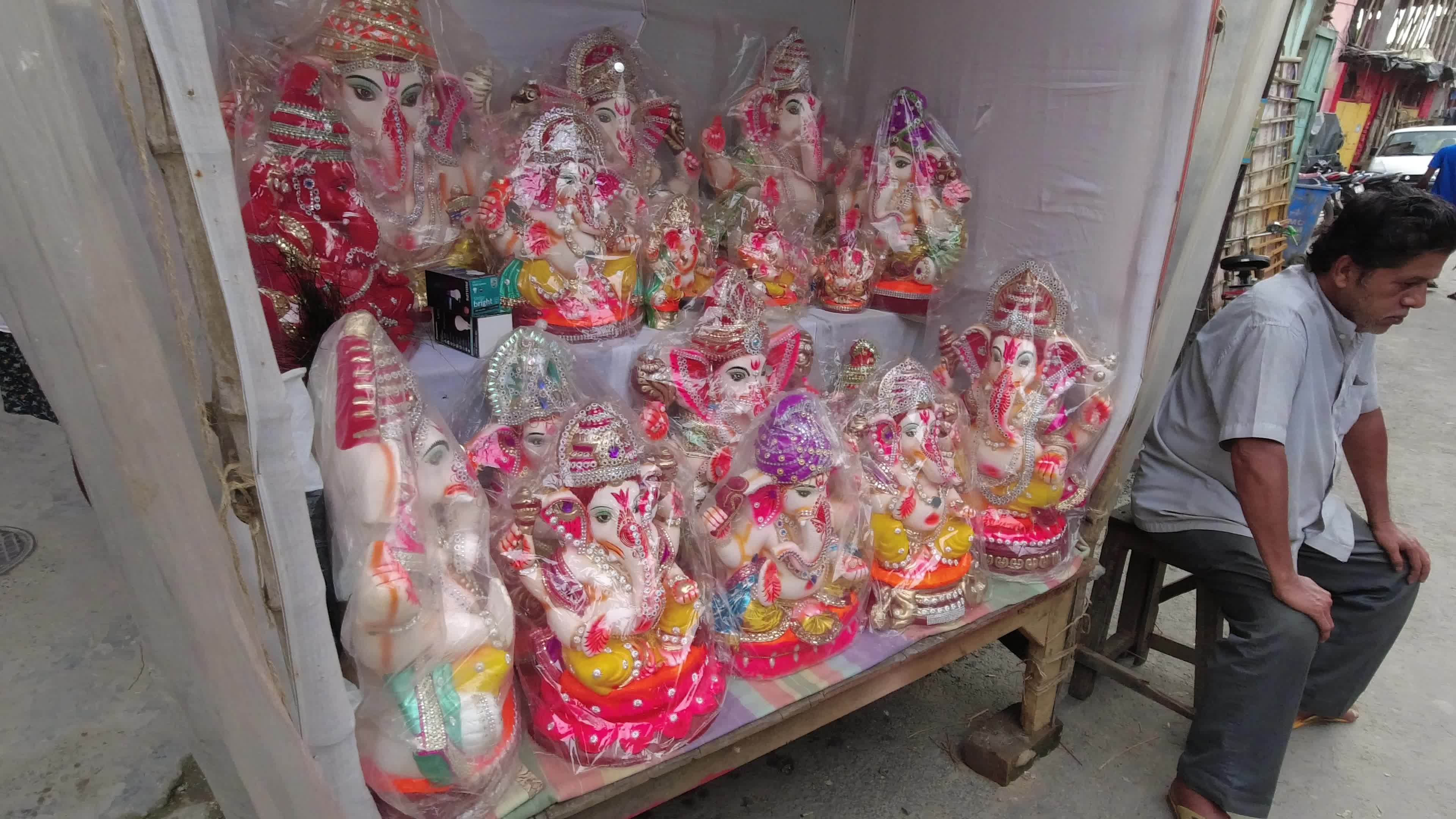 Ganesh Chaturthi preparation in Kolkata