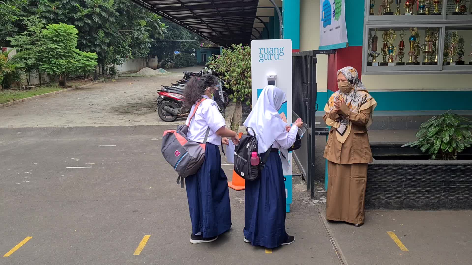 Students back to school as Indonesia eases Covid restrictions