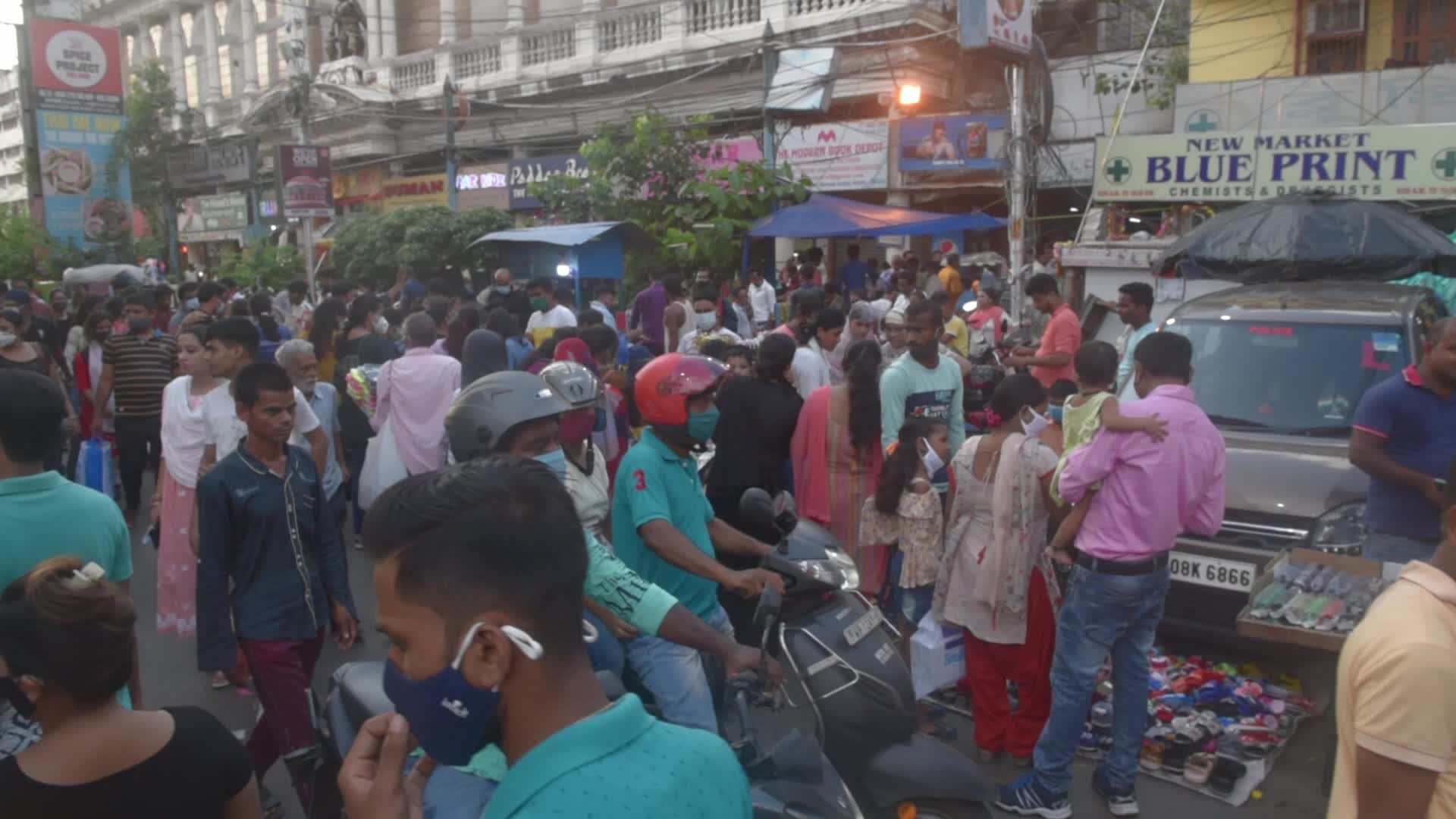 Daily Life Amid Coronavirus Emergency In Kolkata