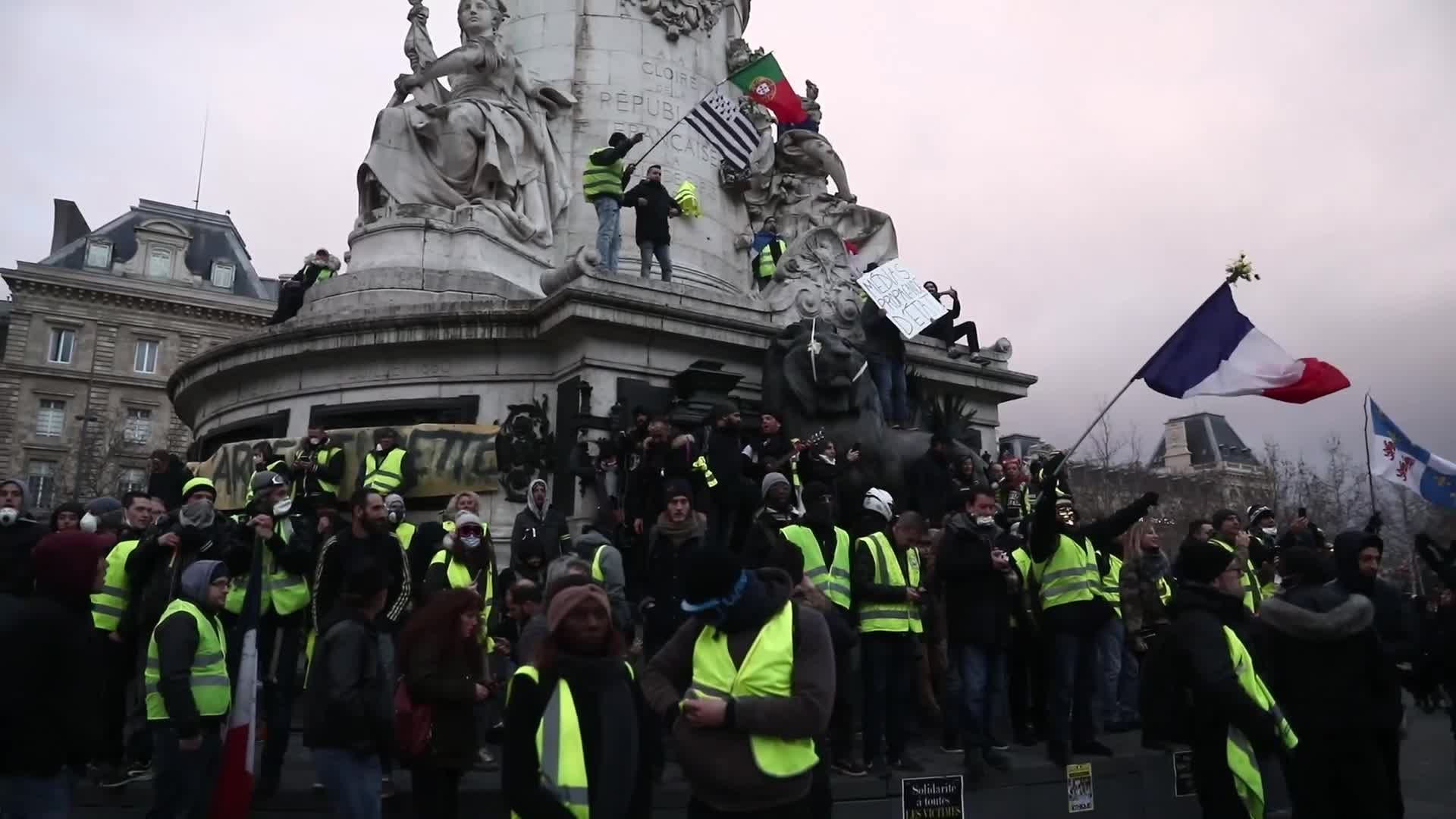 "Yellow Vests" Protest In Paris