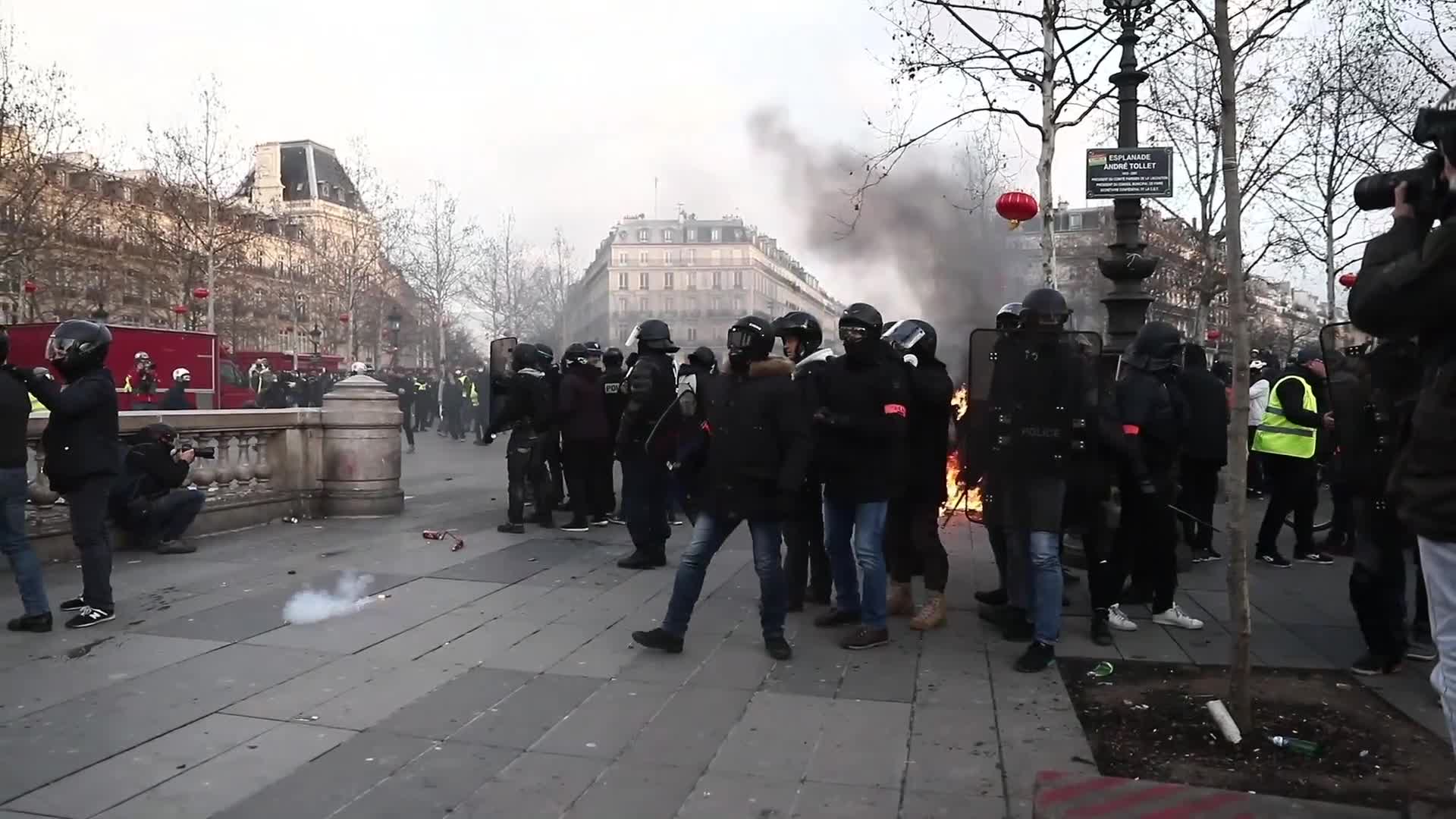 "Yellow Vests" Protest In Paris