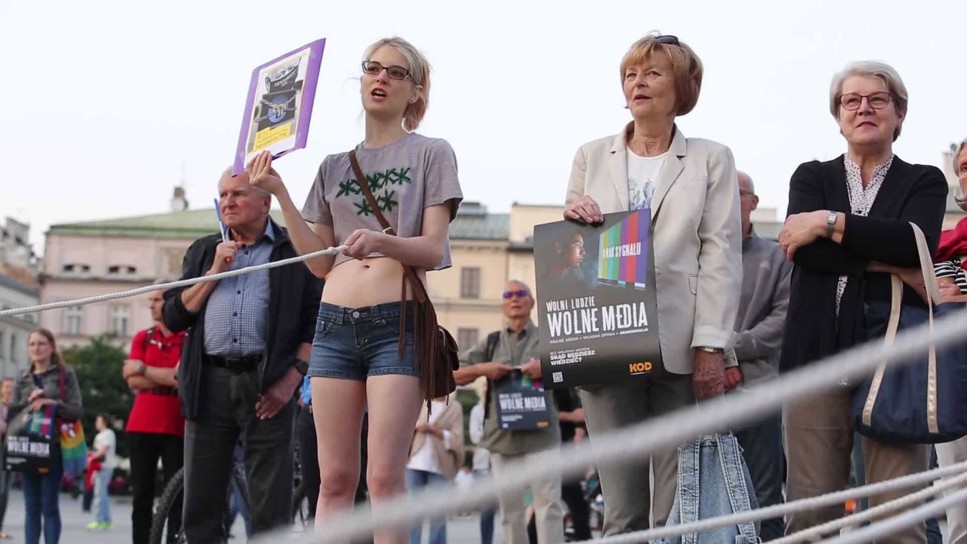 Picket in support of free media in Poland