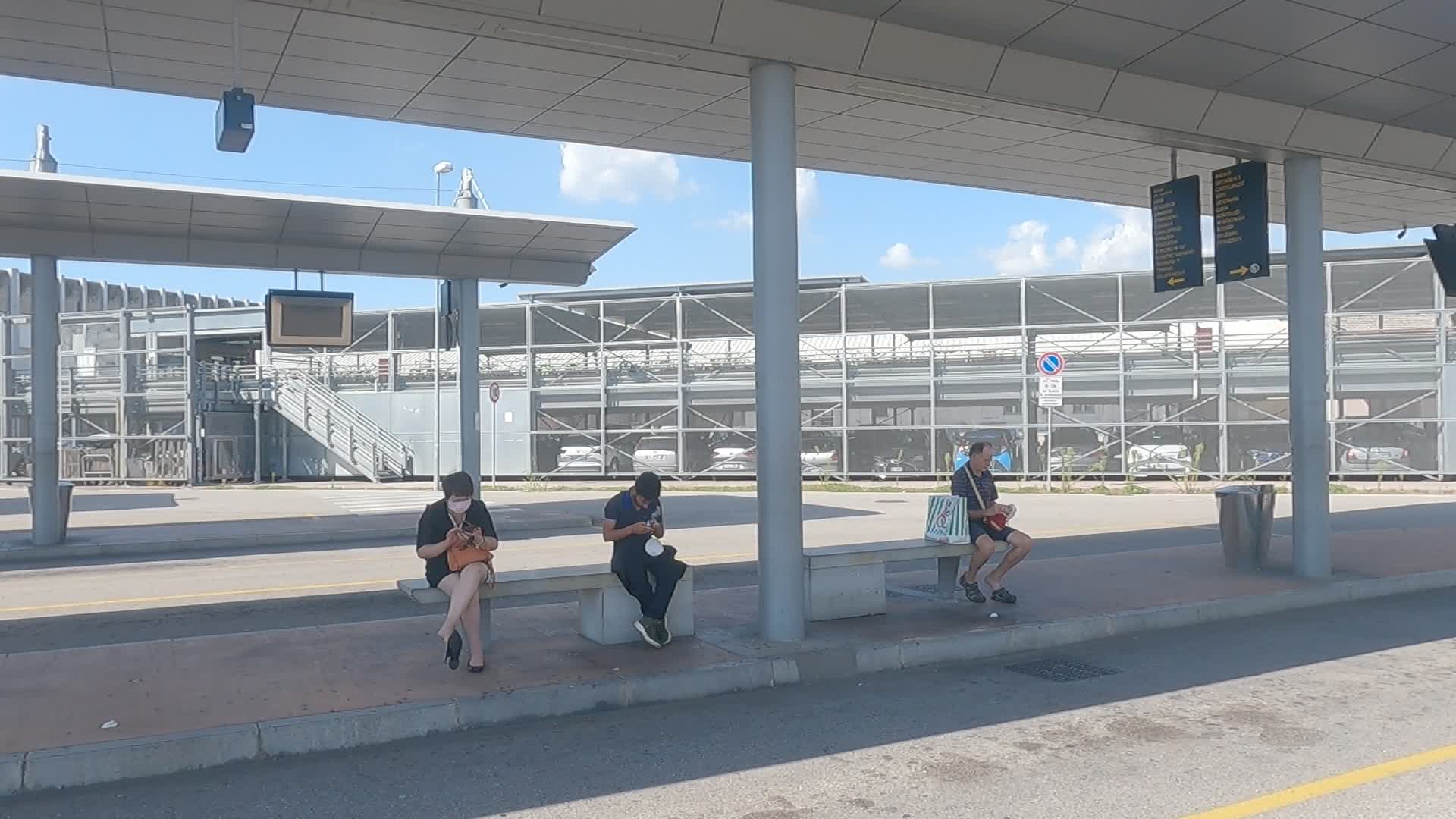 Students waiting for the bus to return home to Padua 