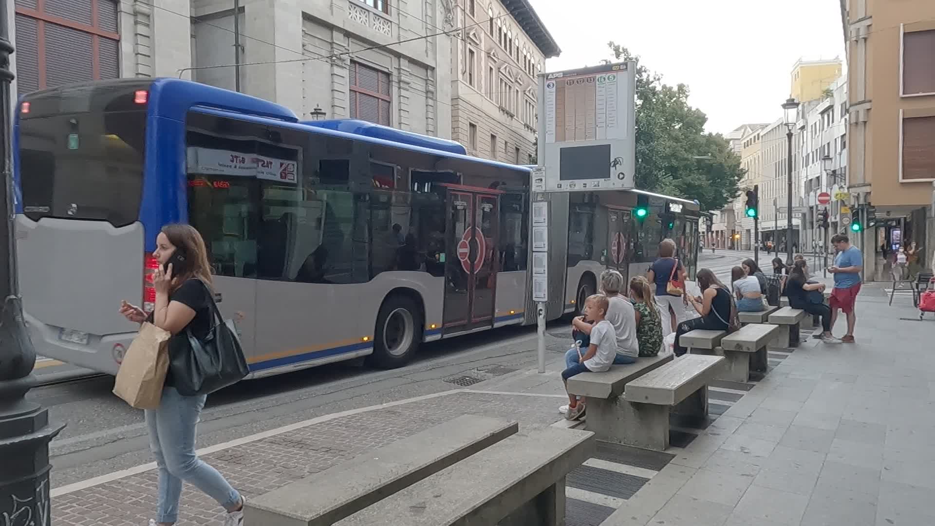 Students waiting for the bus to return home to Padua 