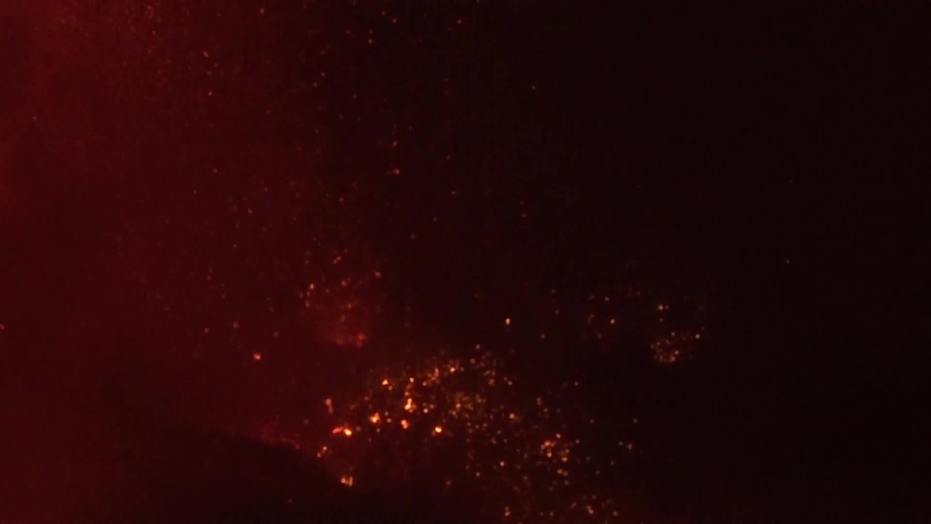 La Palma's Cumbre Vieja volcano erupts