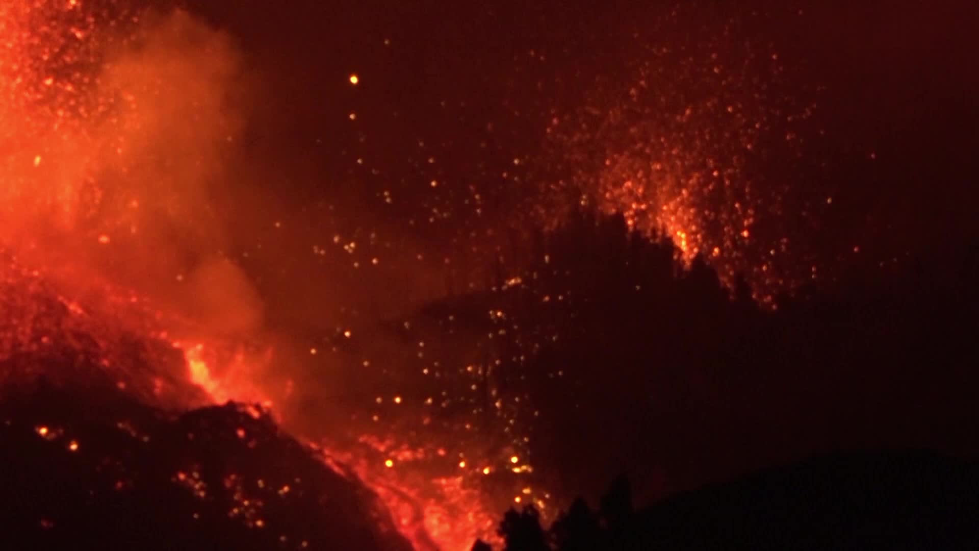 La Palma's Cumbre Vieja volcano erupts
