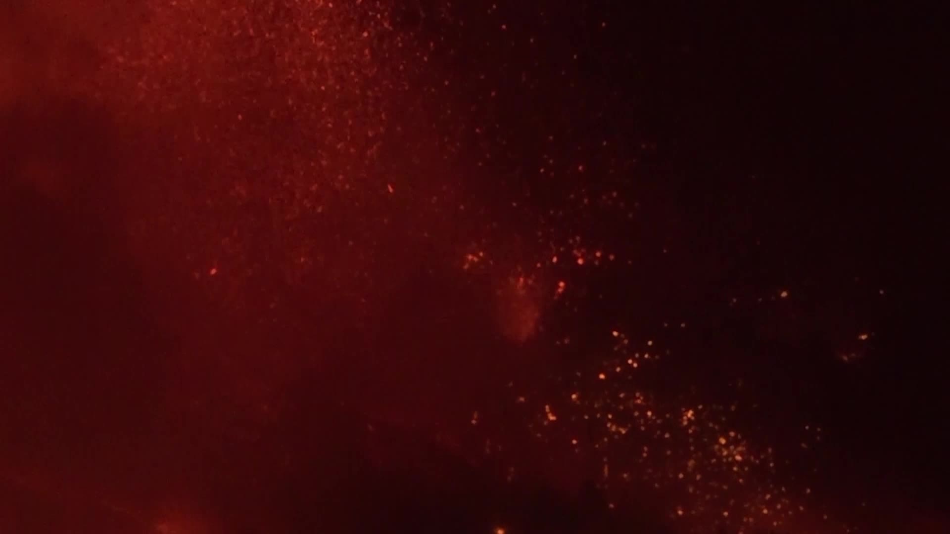 La Palma's Cumbre Vieja volcano erupts