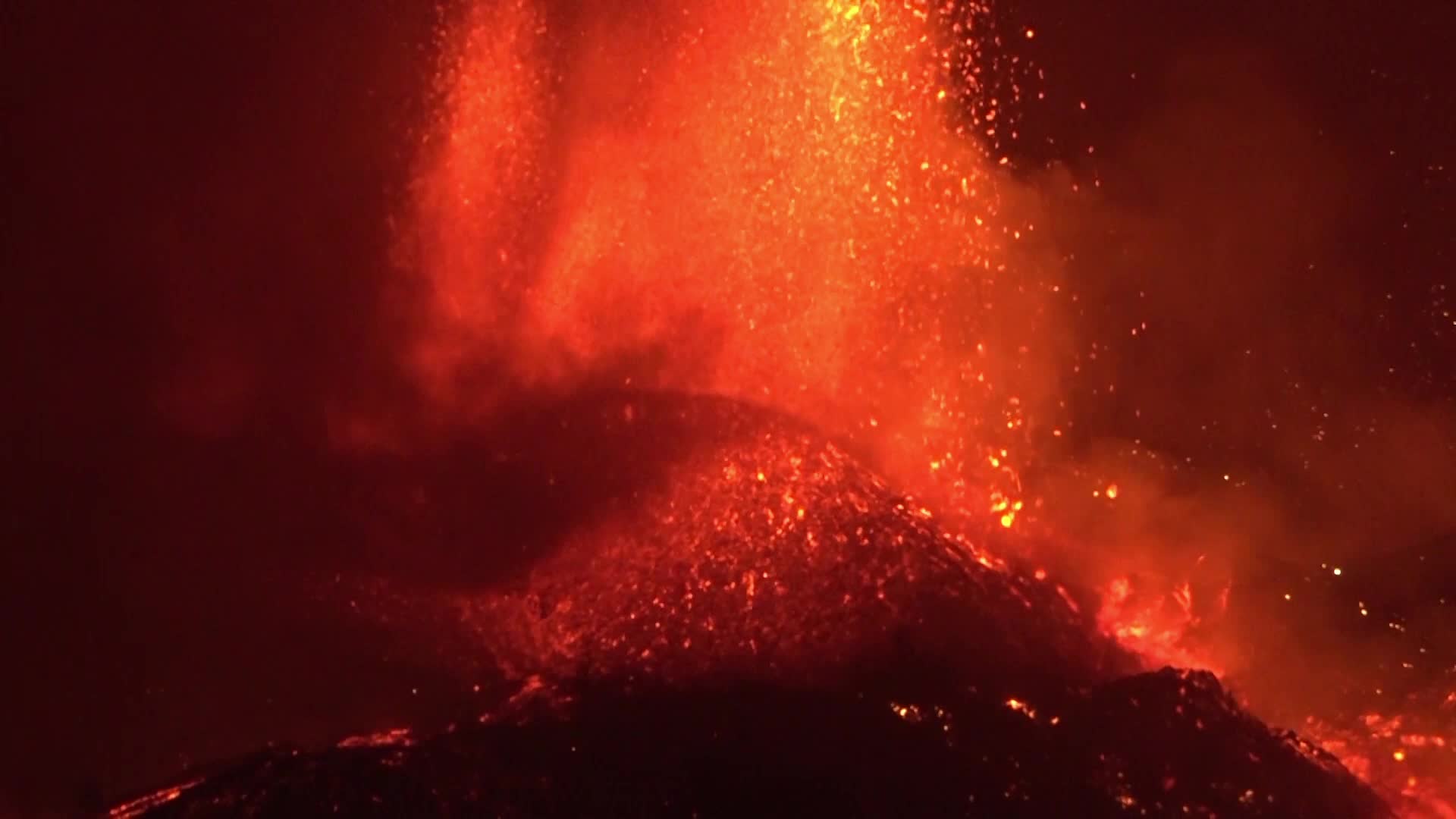 La Palma's Cumbre Vieja volcano erupts