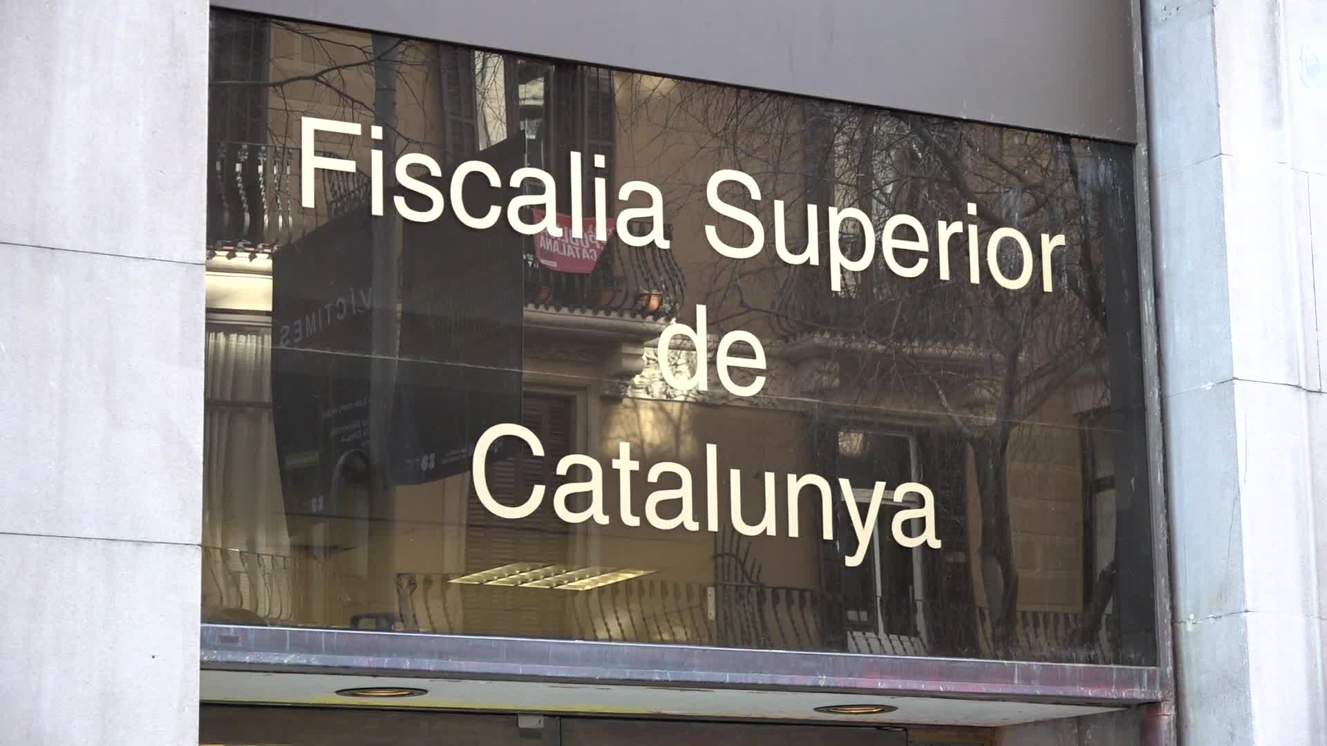 Pro-independence groups blocked the headquarters of the Superior Prosecutor's Office of Catalonia