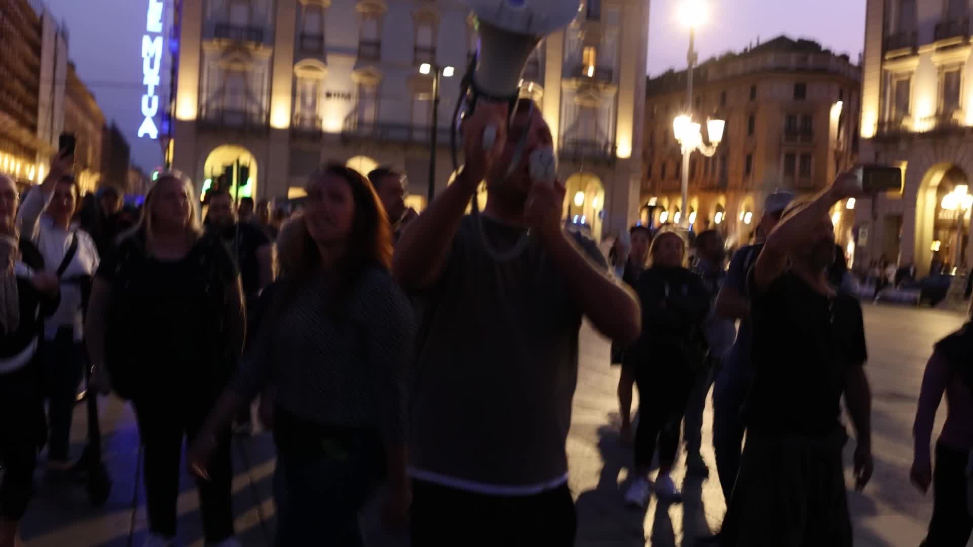 "No Green Pass" people protest against Giorgia Meloni