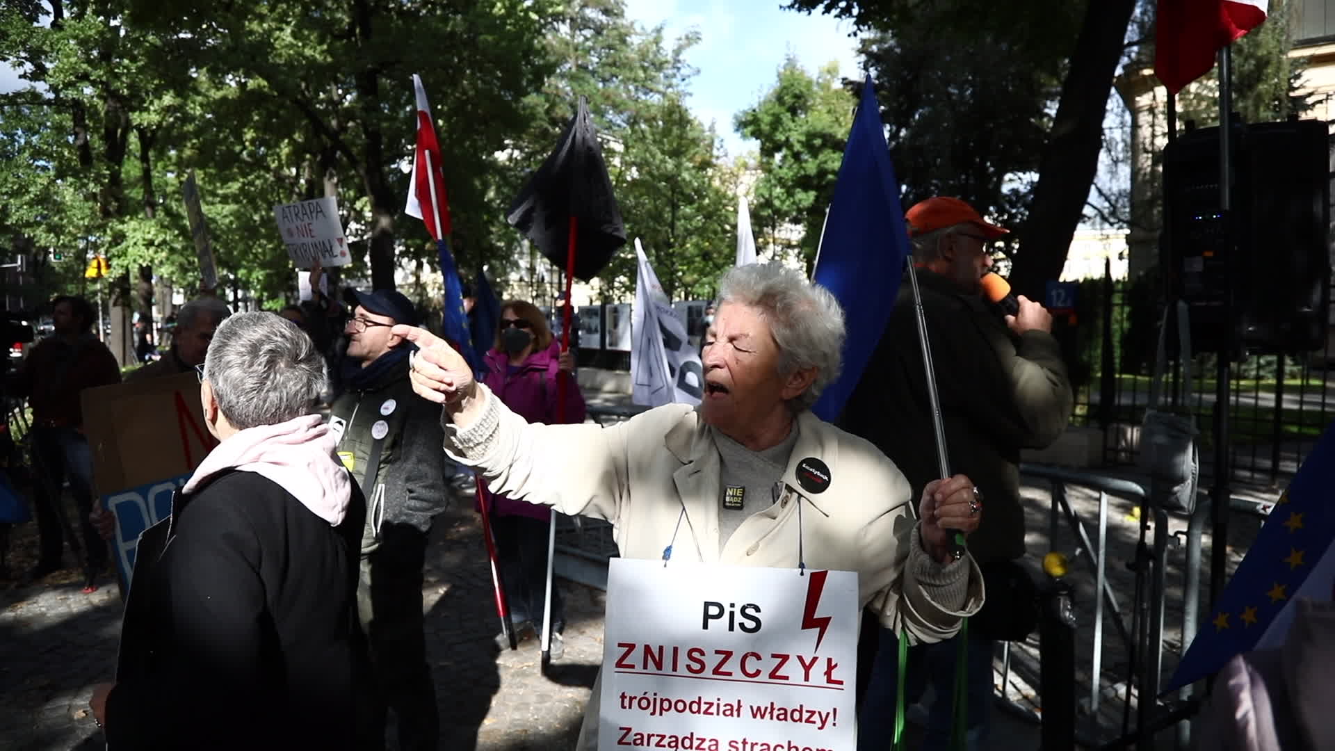 Rally at Constitutional Tribunal in Warsaw over primacy of EU law