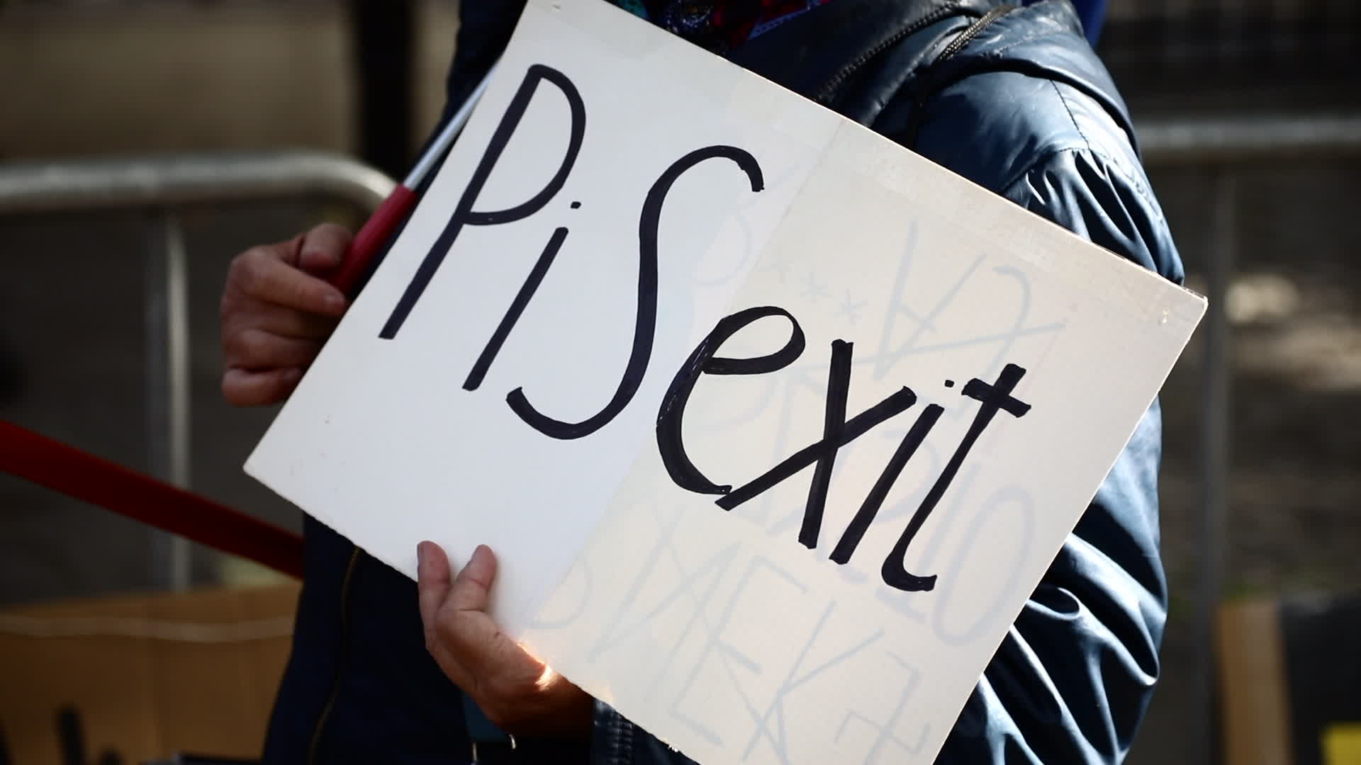 Rally at Constitutional Tribunal in Warsaw over primacy of EU law
