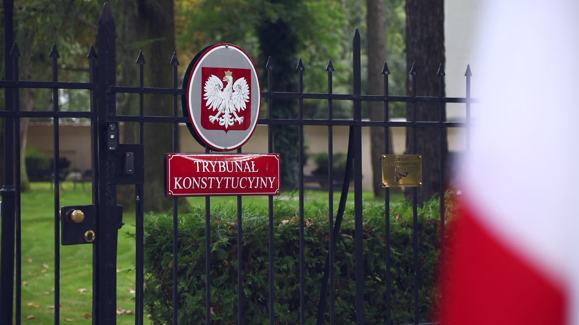 Rally at Constitutional Tribunal in Warsaw over primacy of EU law