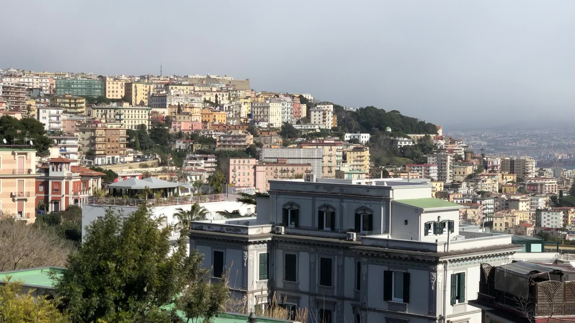 Wind and snow in Naples
