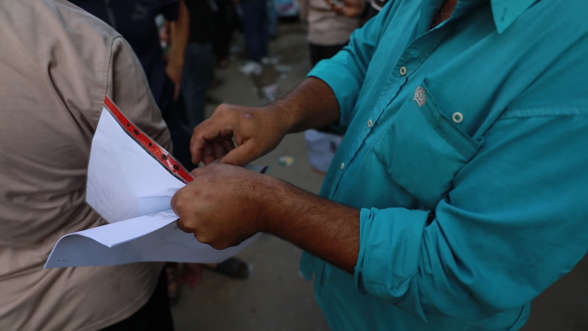 Tens of thousands in Gaza line up for Israeli work permits