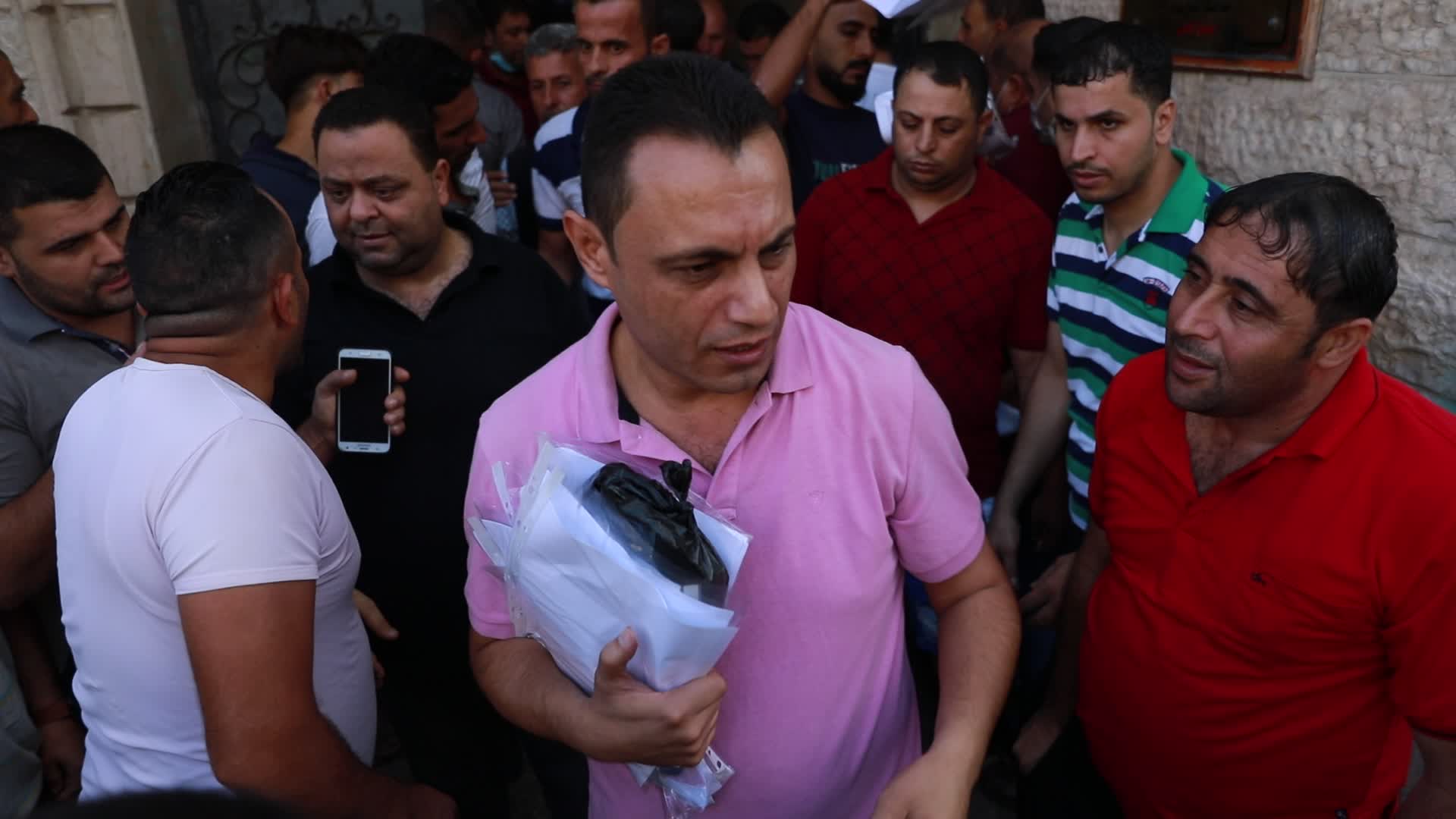 Tens of thousands in Gaza line up for Israeli work permits