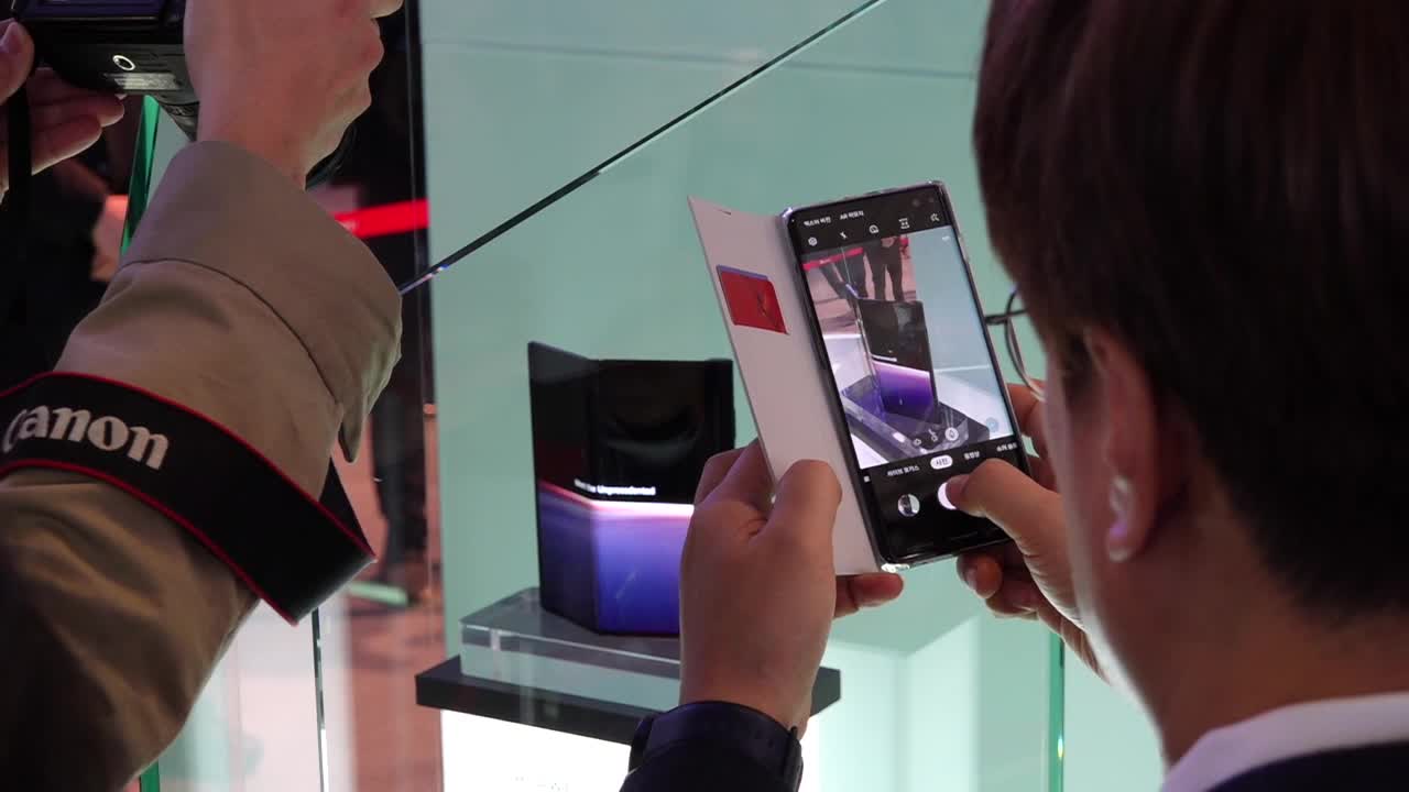 Mobile World Congress - Day 1