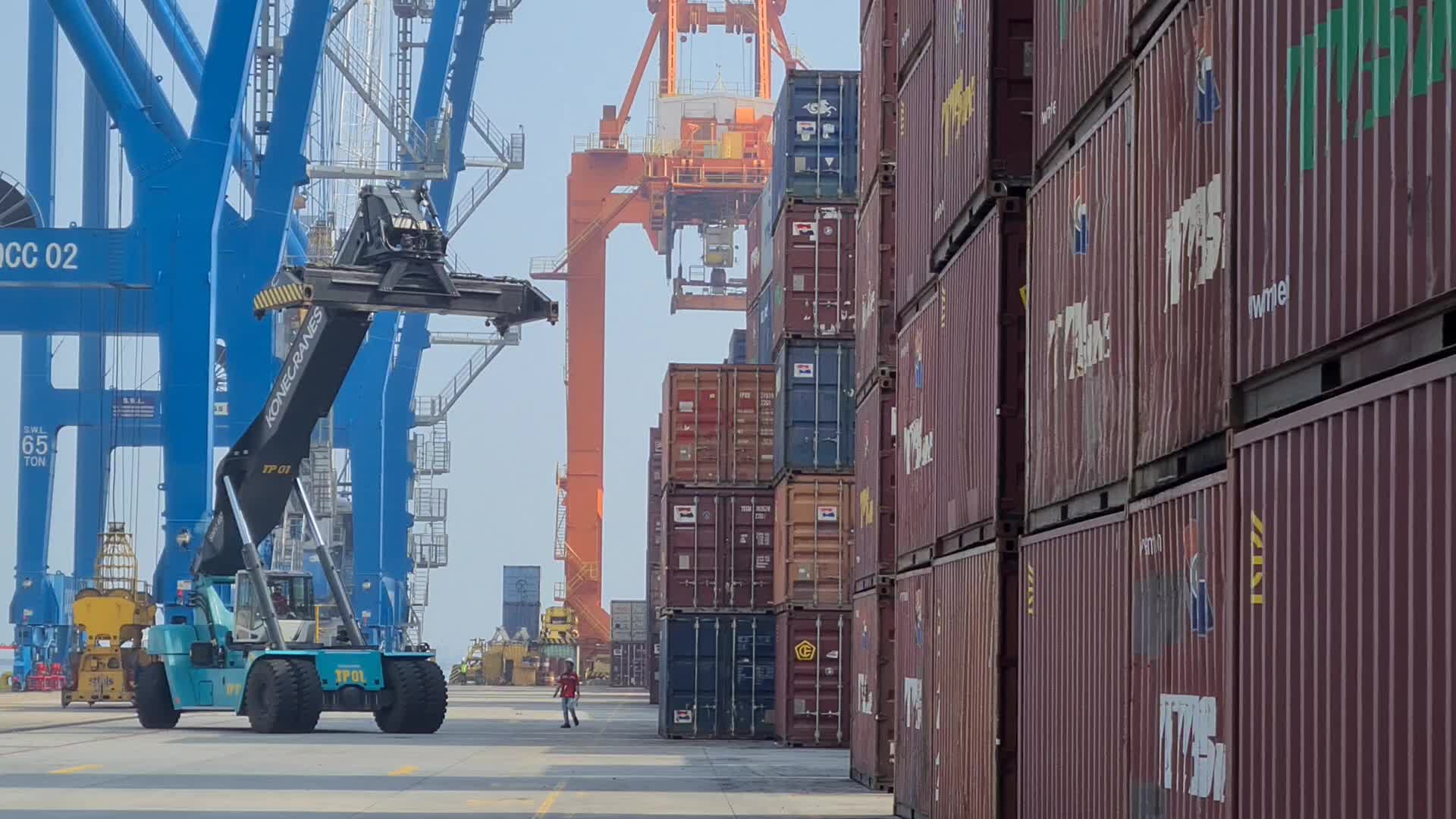 Container loading and unloading activities in Indonesia in the midst of a pandemic