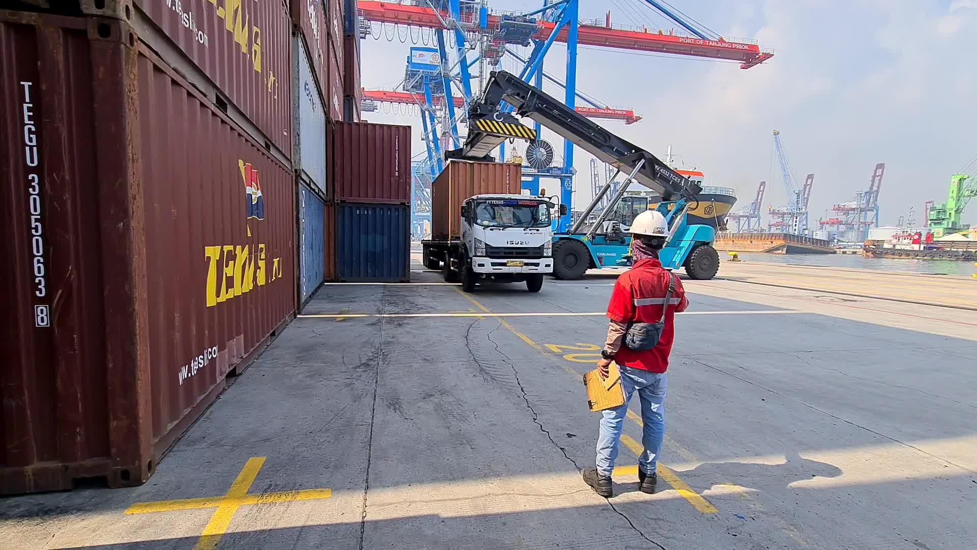 Container loading and unloading activities in Indonesia in the midst of a pandemic