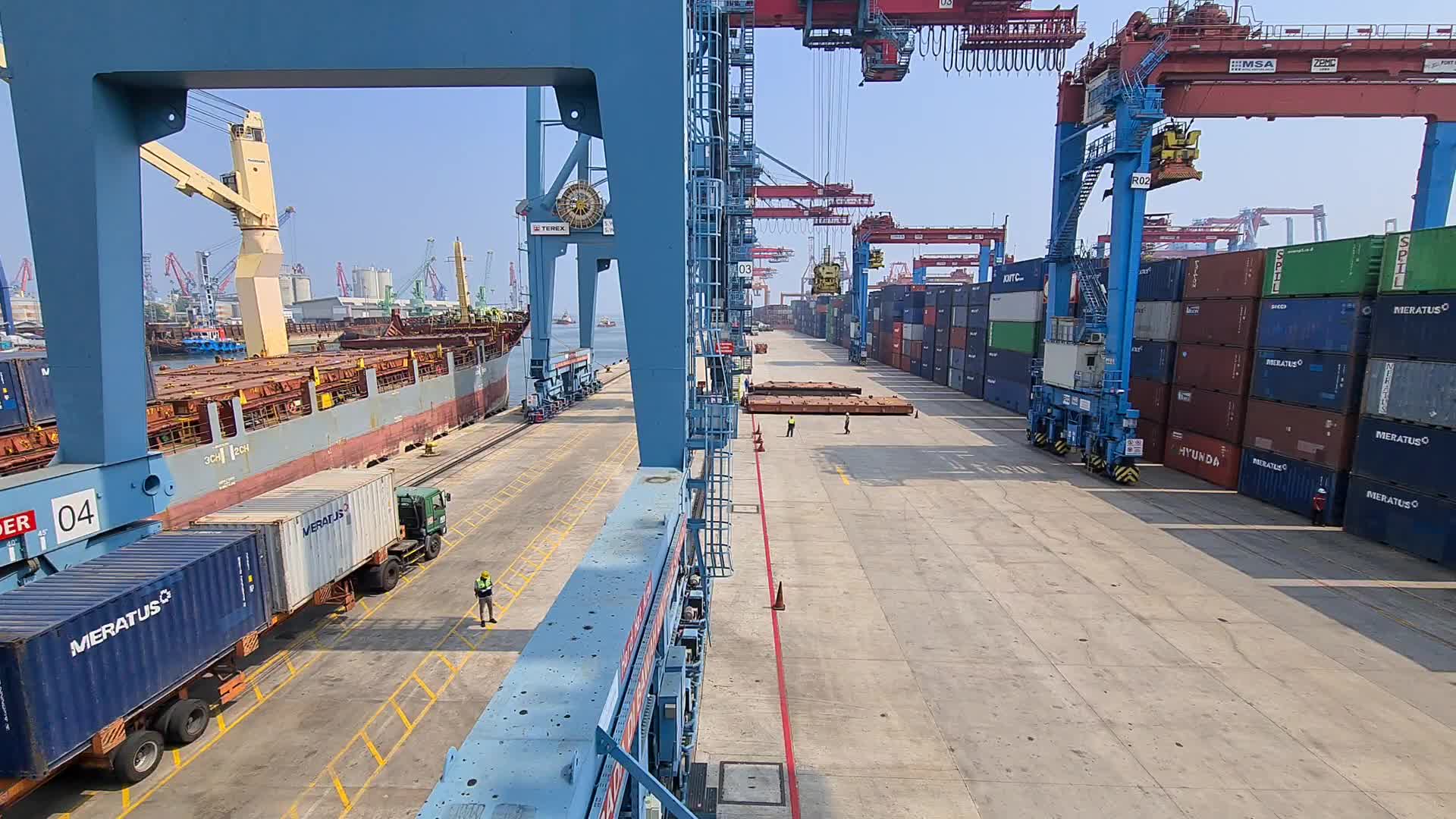 Container loading and unloading activities in Indonesia in the midst of a pandemic