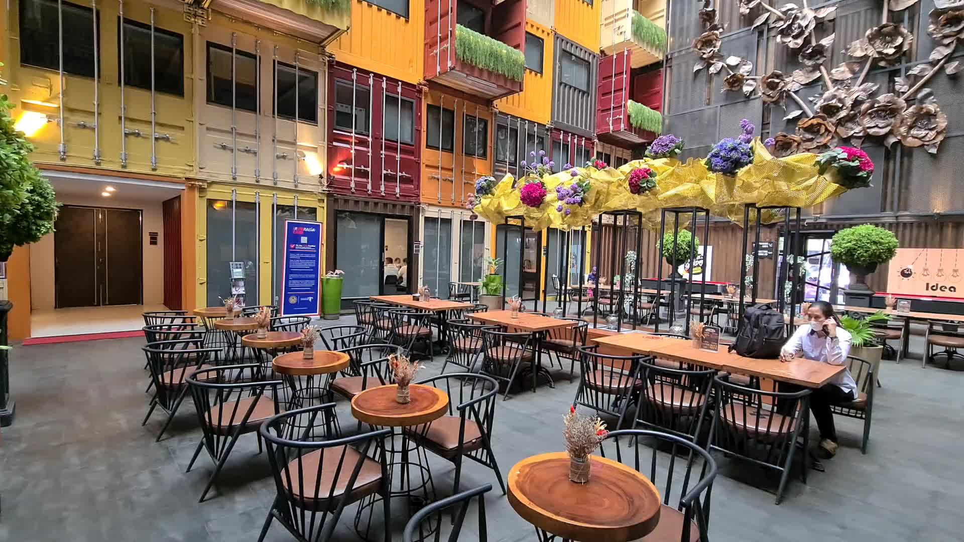 Hotels Made of Containers in Indonesia