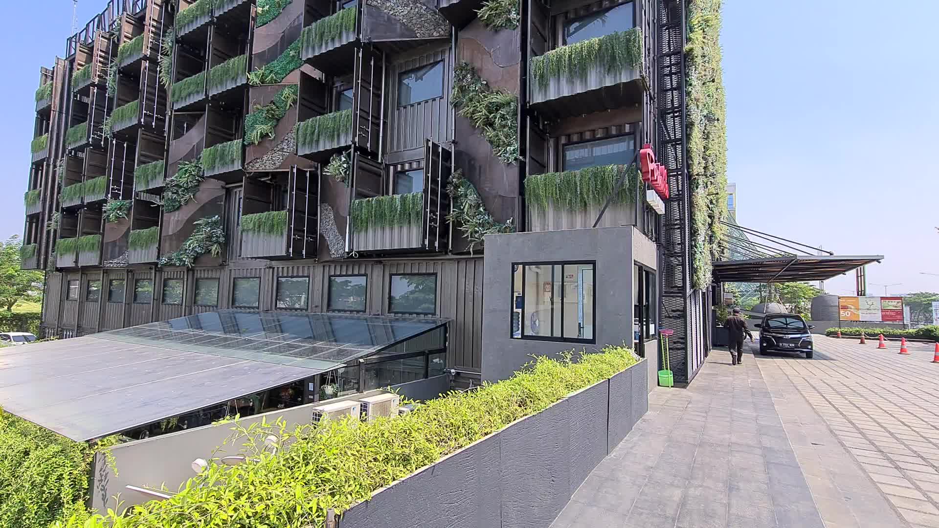 Hotels Made of Containers in Indonesia
